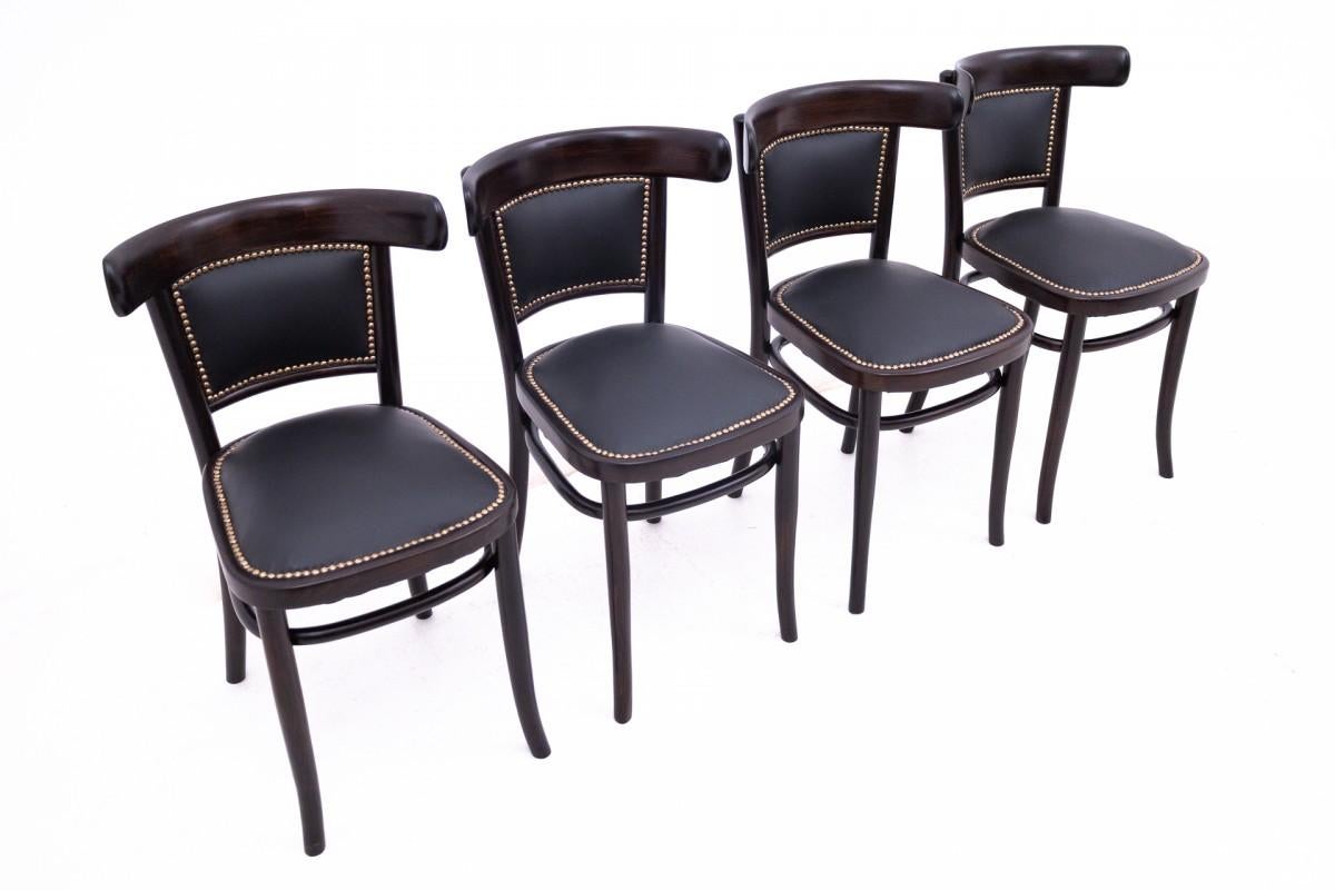 Thonet-Möbelset, Westeuropa, Ende 19. Jahrhundert. (Spätes 19. Jahrhundert) im Angebot
