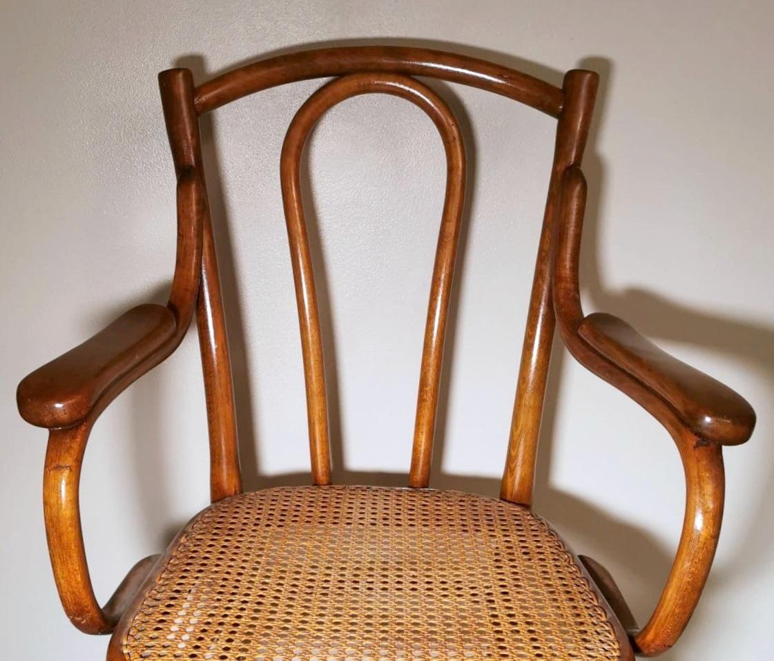 20ième siècle Chaise en bois cintré et paille de Vienne Thonet Gebruder Vienna Gmbh No.56 en vente