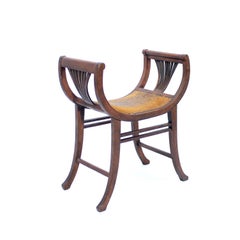 Thonet, taburete "Góndola" modelo 6622, hacia 1910
