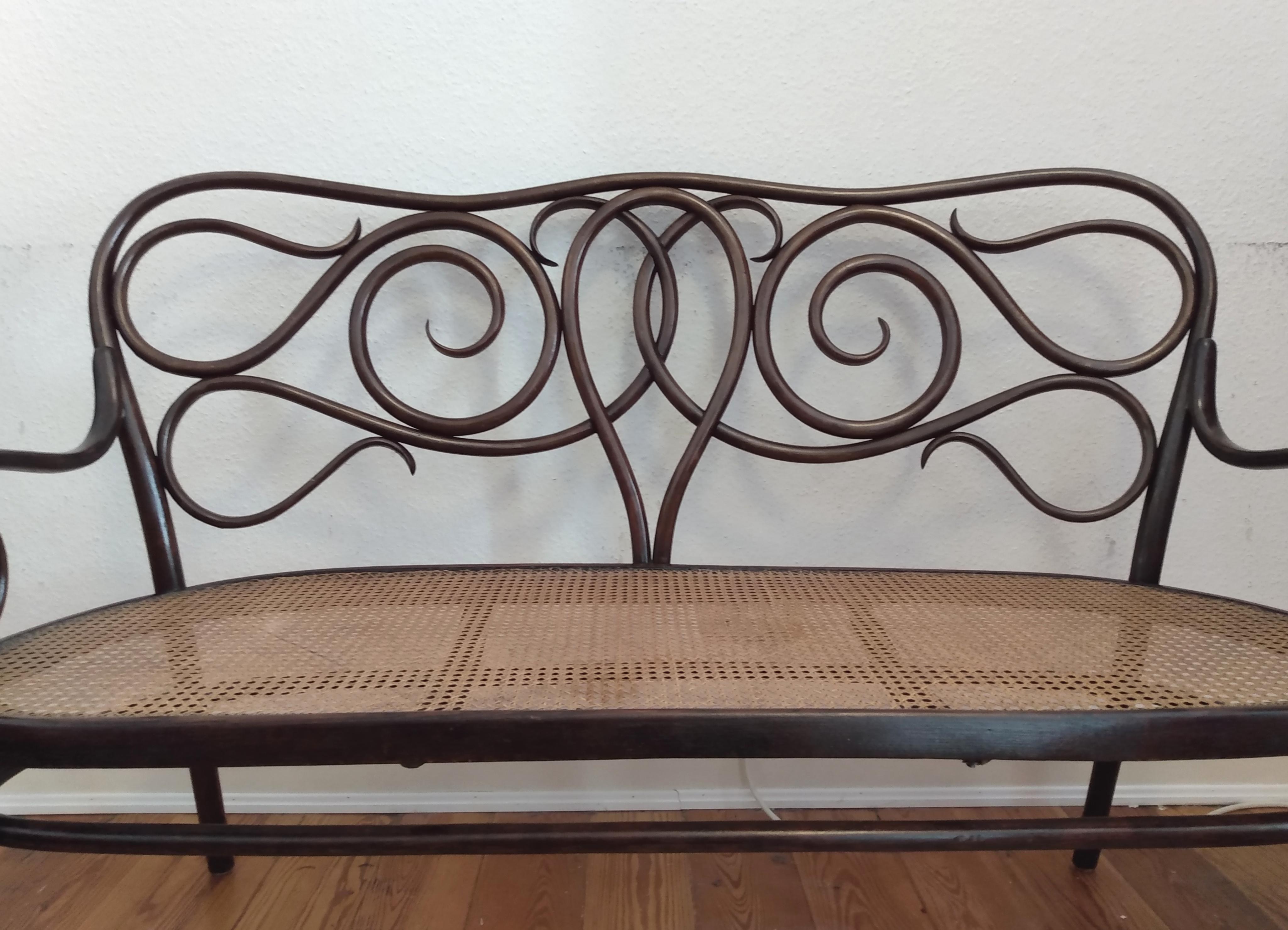 Austrian Thonet Kanapee No.4, Early 20th Century