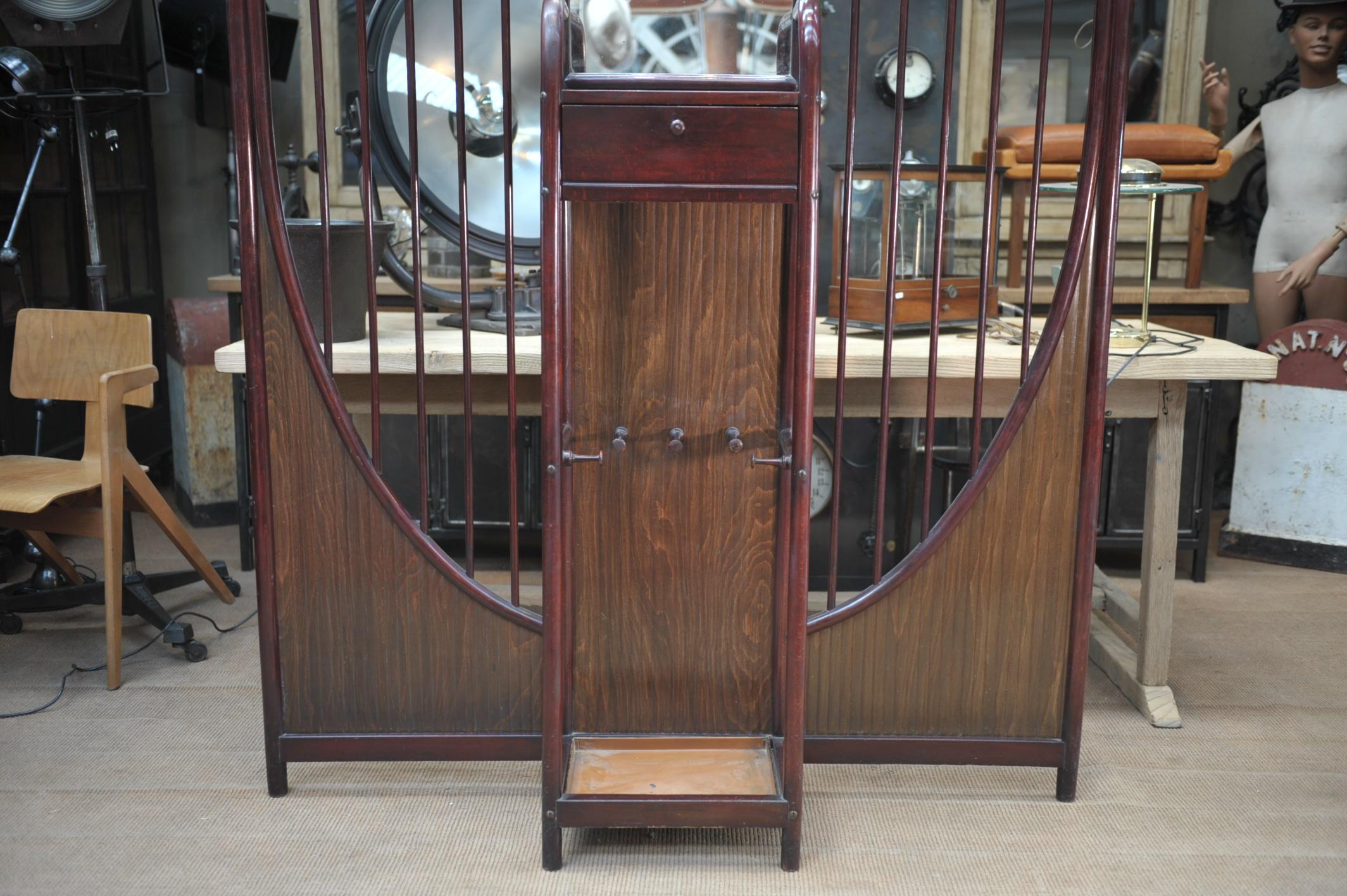 Thonet Large Coat Rack or Coat Stand, circa 1920 For Sale 4