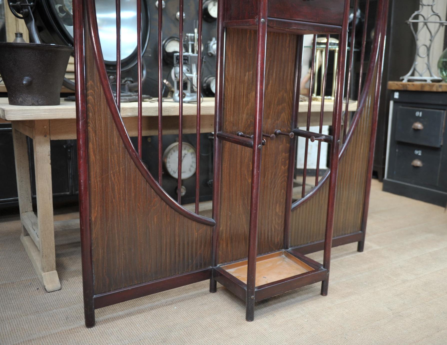 European Thonet Large Coat Rack or Coat Stand, circa 1920 For Sale