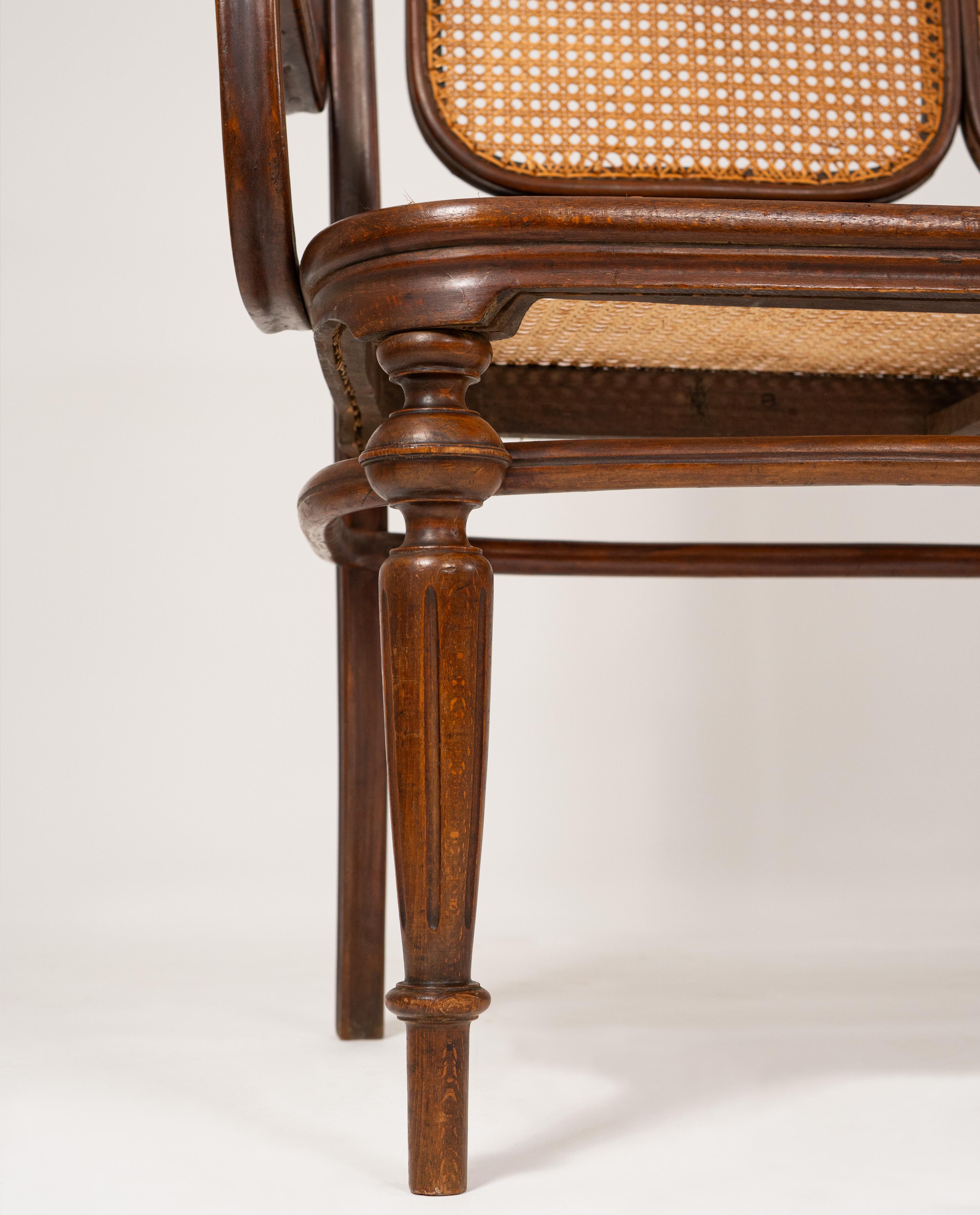Thonet Late 19th-Century Bentwood Bench with Cane Webbing en Excelente estado para la venta en Kampen, NL