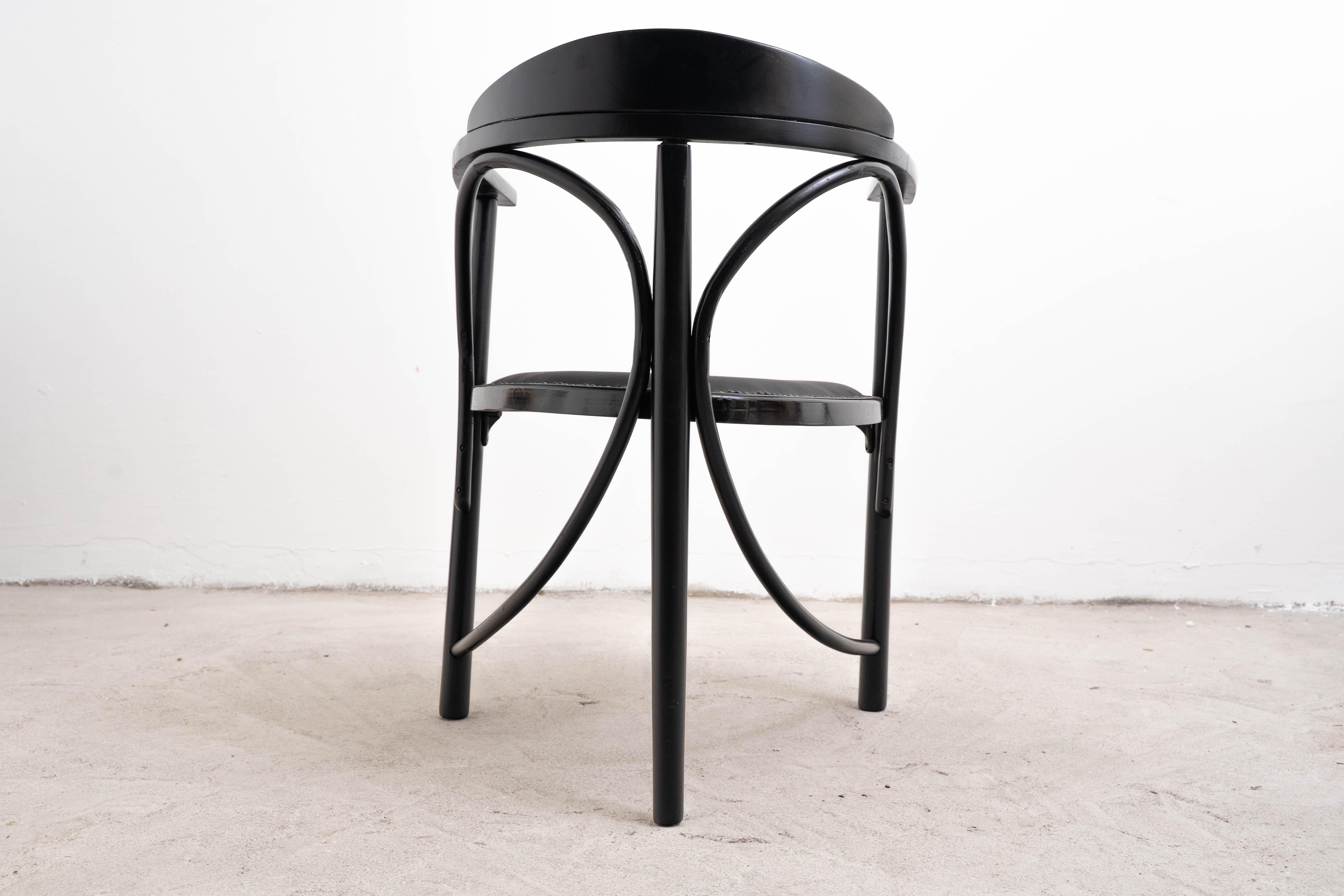 Thonet - Michael Thonet - Armchair - No, 81 - Beech In Good Condition For Sale In Budapest, HU