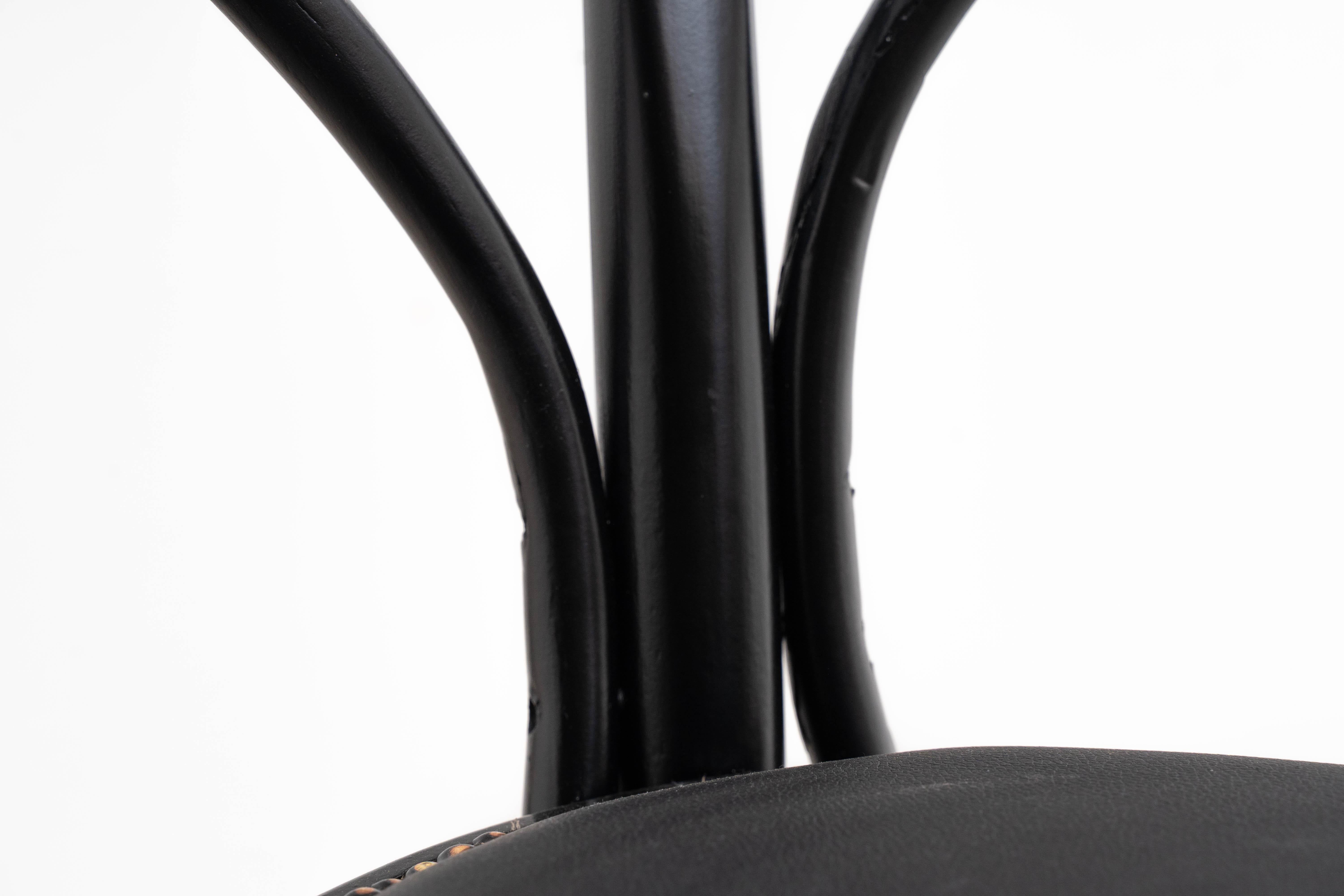 Thonet - Michael Thonet - Armchair - No, 81 - Beech For Sale 1