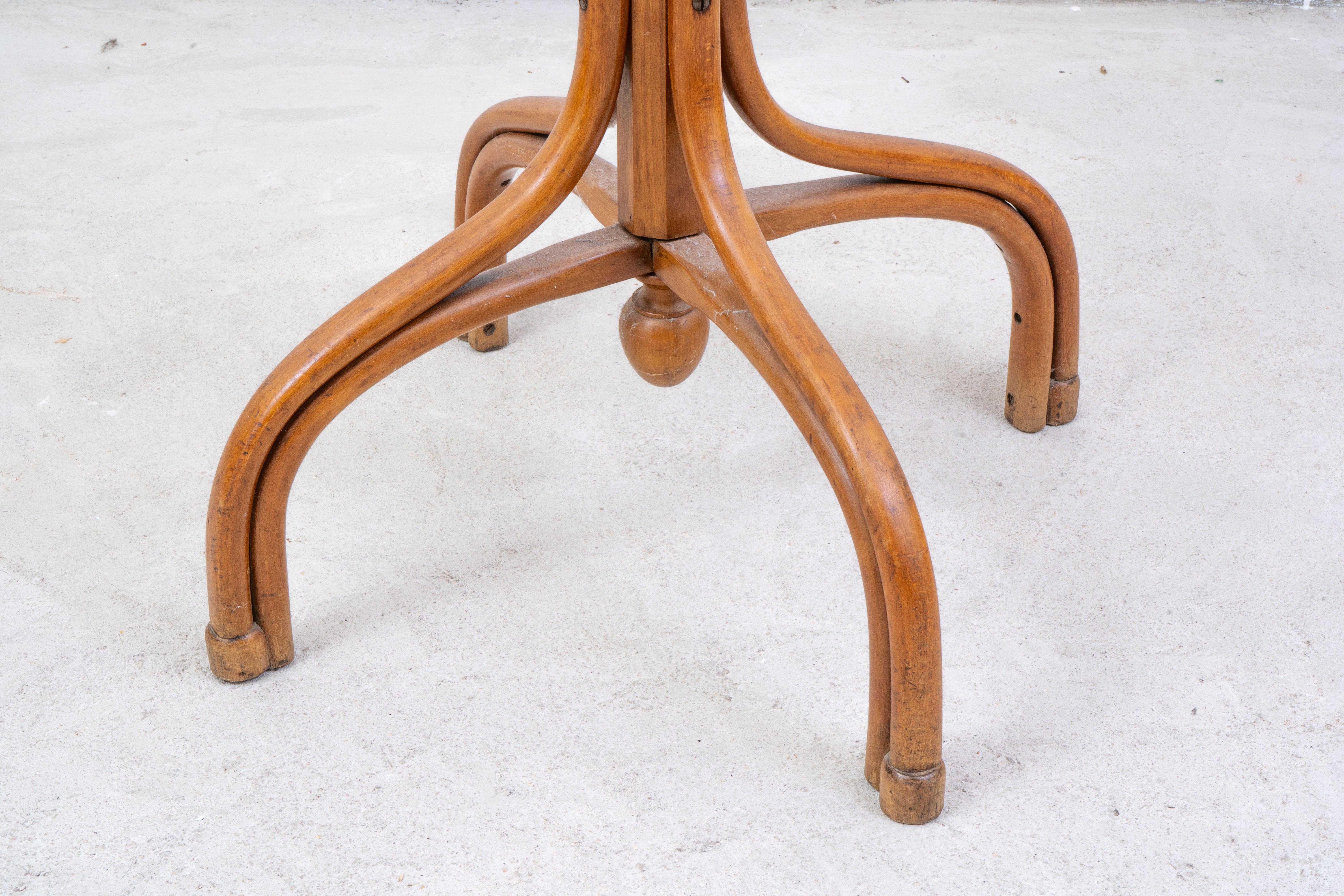 Art nouveau Thonet - Michael Thonet - Coat rack - Nr. 1 - Beech en vente