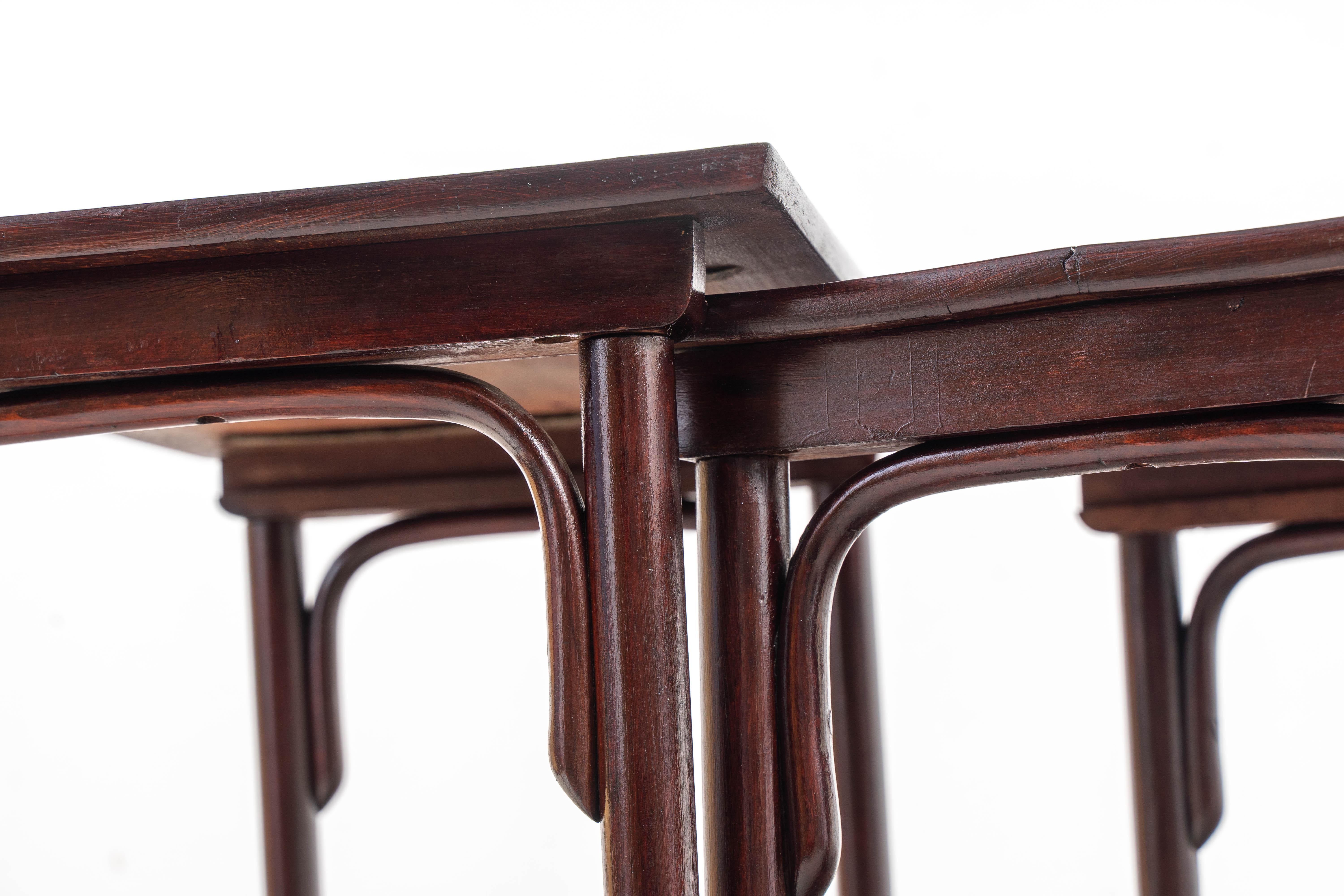 Thonet - Michael Thonet - Nesting tables - No. 10 - Beech For Sale 8