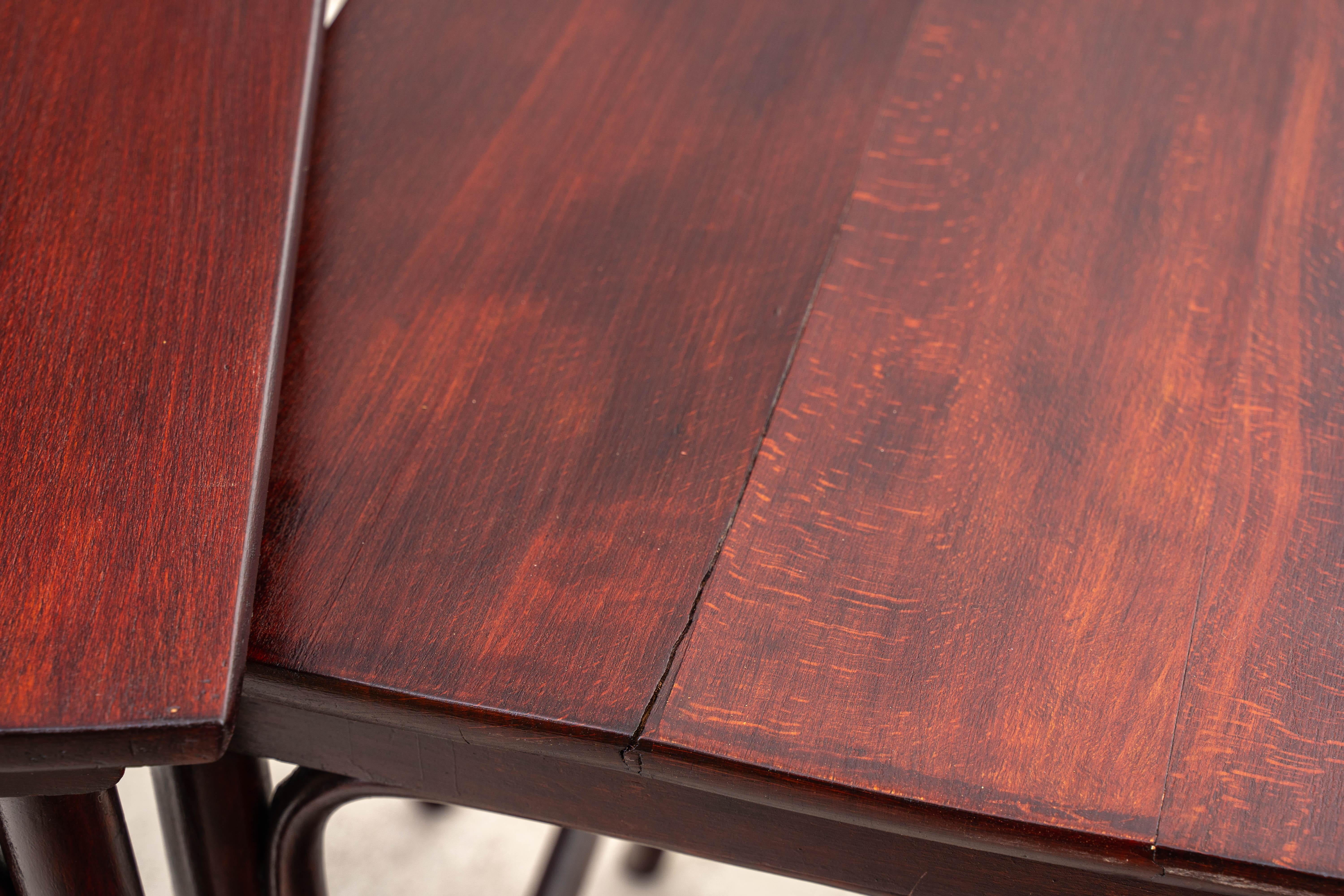 Thonet - Michael Thonet - Nesting tables - No. 10 - Beech For Sale 3