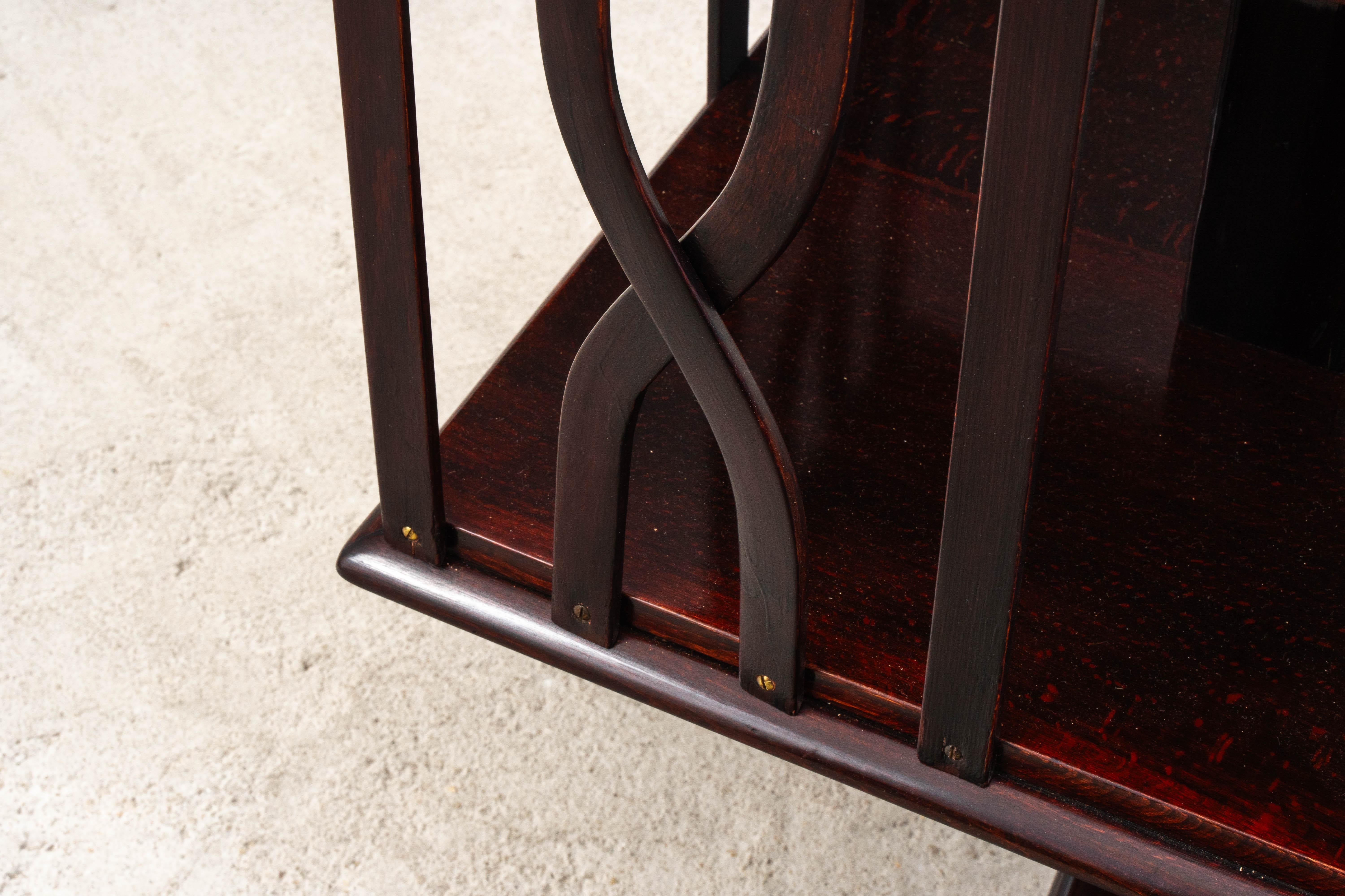 Thonet – Michael Thonet – Beistelltisch – Nr. 11651 – Buche (Österreichisch) im Angebot