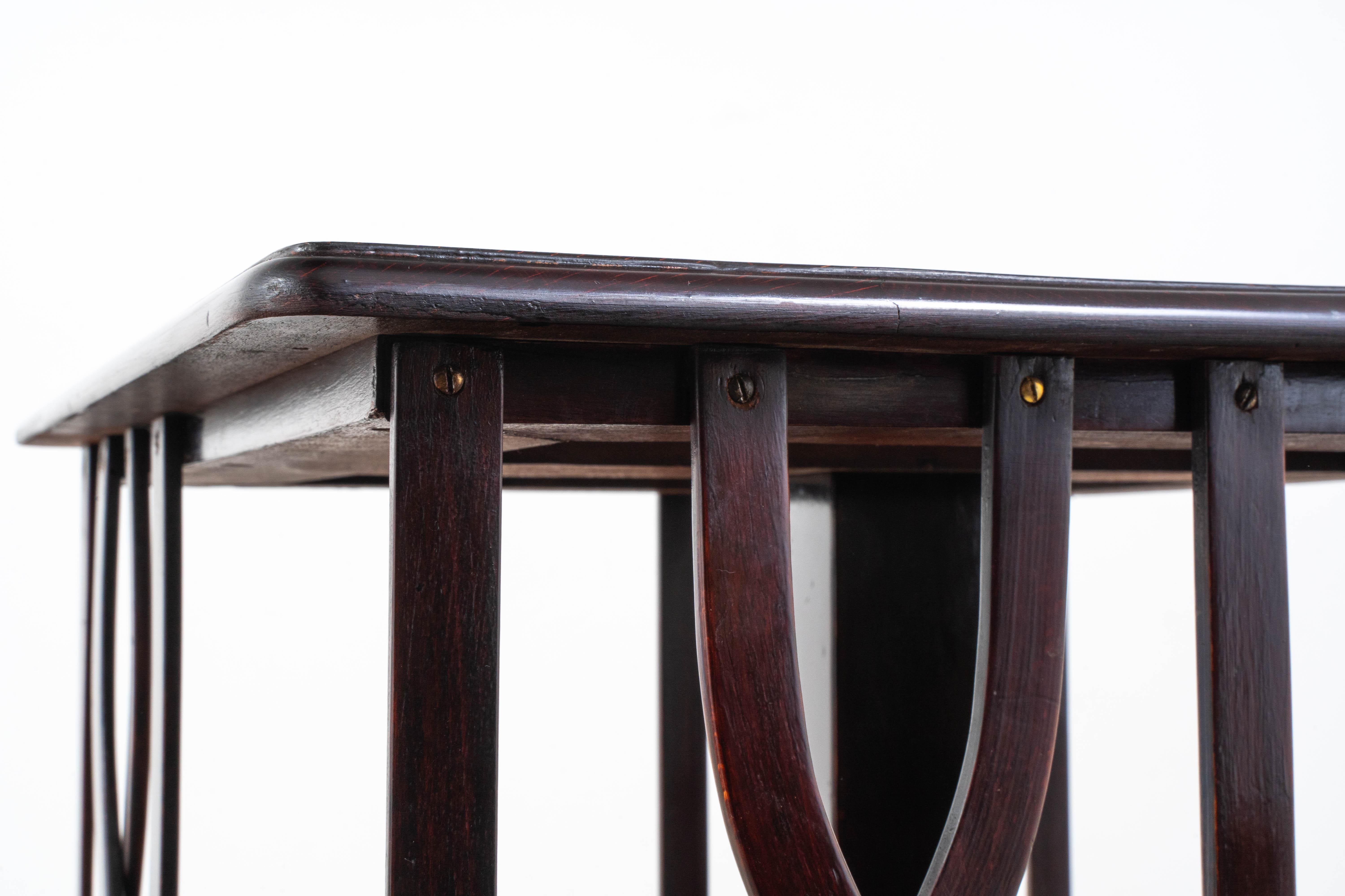 Thonet – Michael Thonet – Beistelltisch – Nr. 11651 – Buche im Angebot 1
