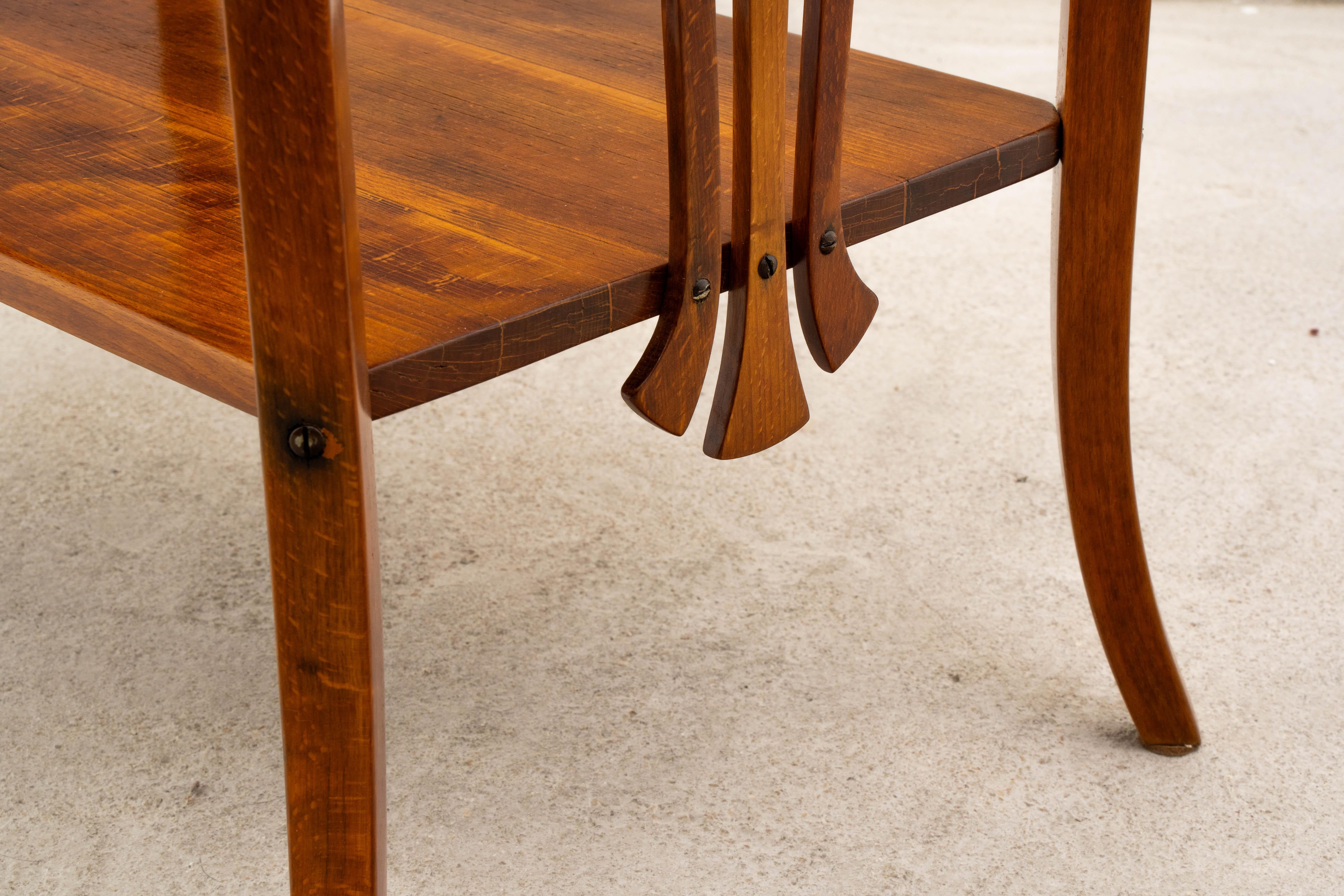 Thonet – Michael Thonet – Beistelltisch – Nr. 29 – Buche 6