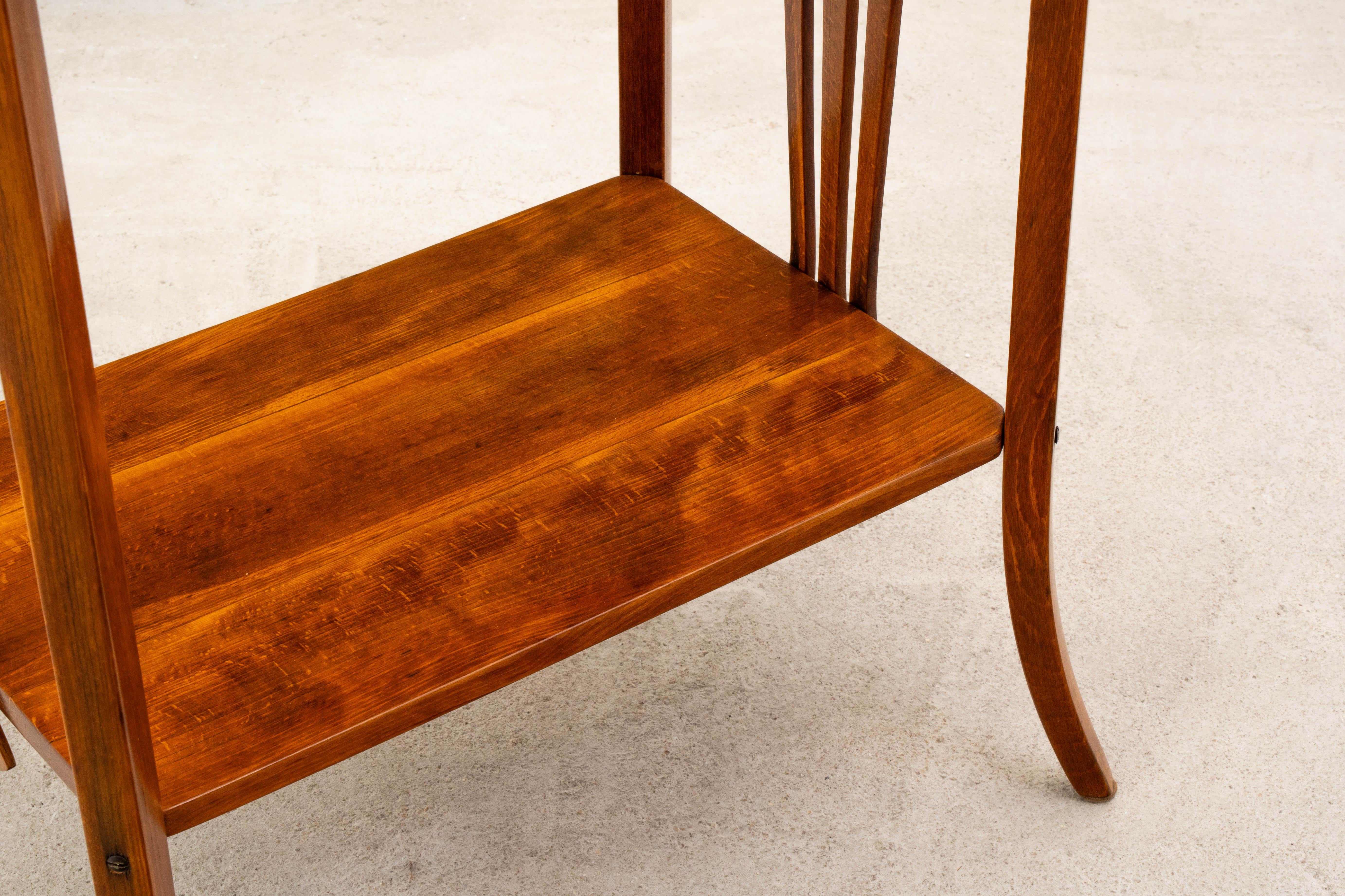 Thonet – Michael Thonet – Beistelltisch – Nr. 29 – Buche (Frühes 20. Jahrhundert)