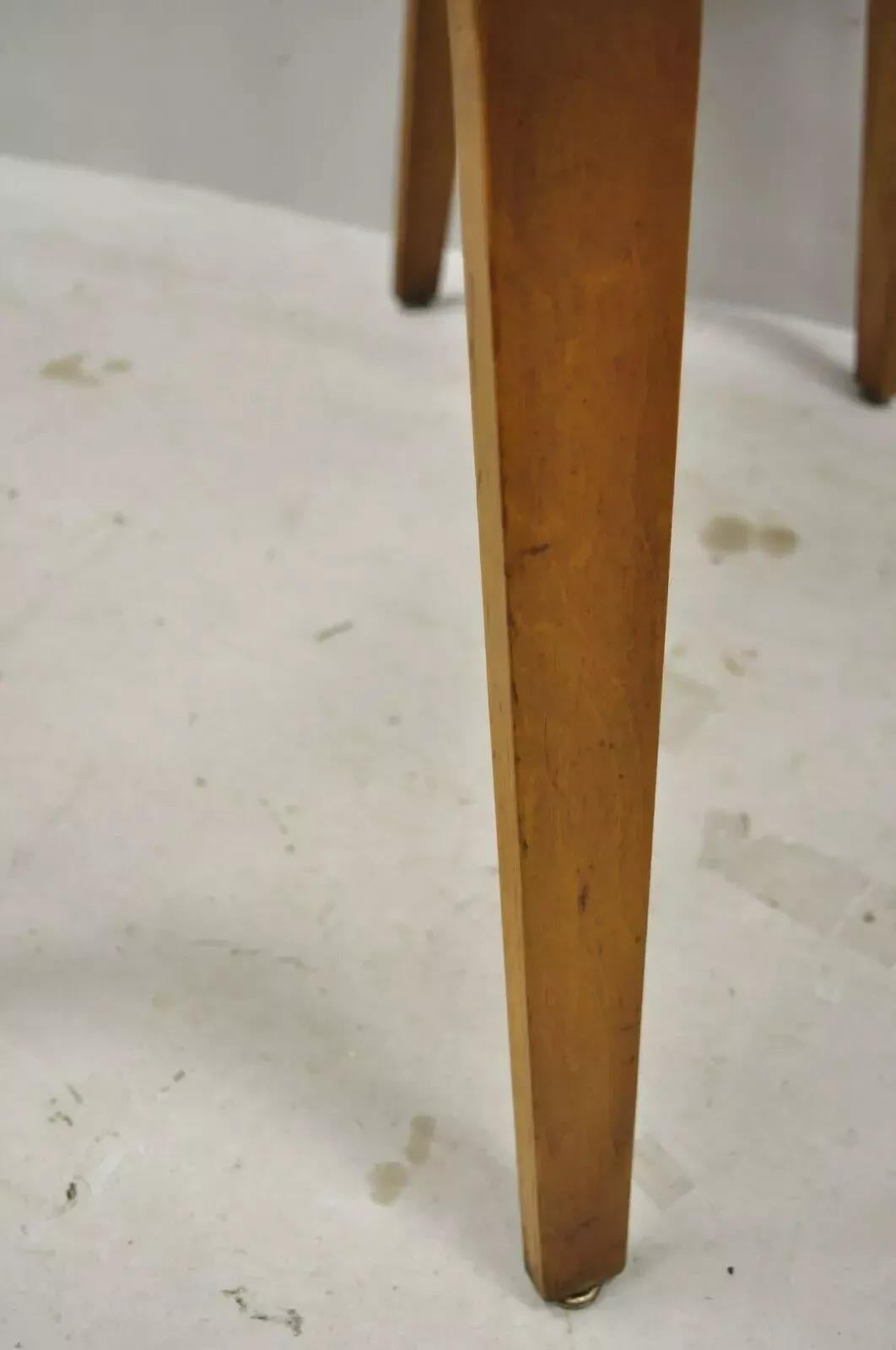 XX secolo Thonet Tavolino da salotto rettangolare con piano in laminato con gambe in legno di bentwood del Mid Century Modern in vendita