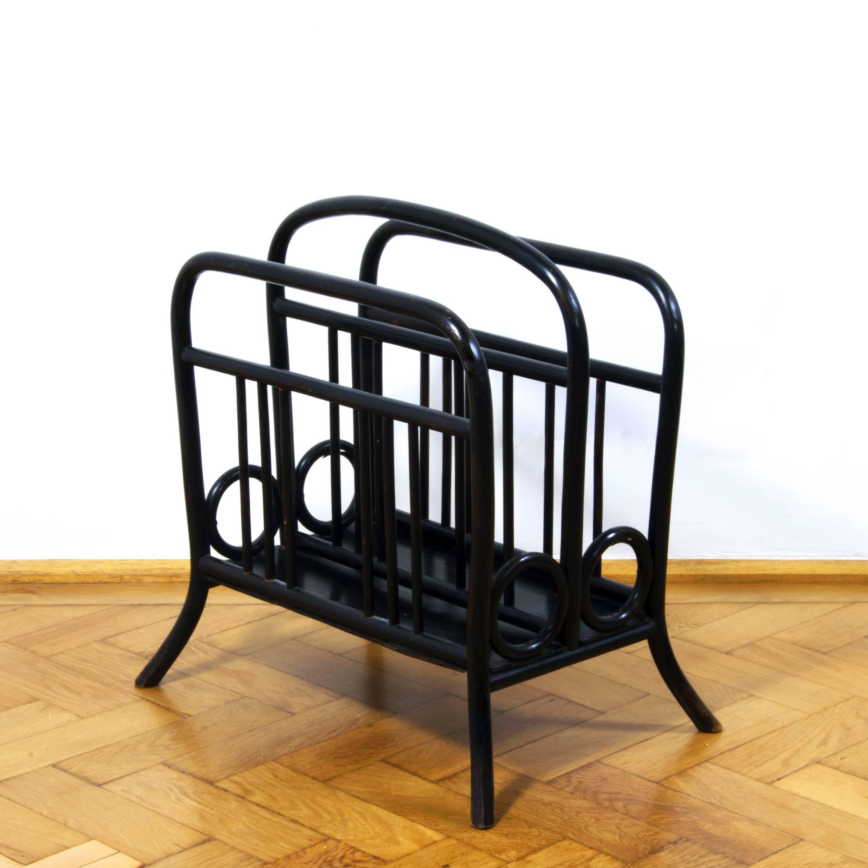 Thonet Mod. 33 Newspaper or Music Stand Bentwood, circa 1900 Jugendstil In Good Condition For Sale In Vienna, AT