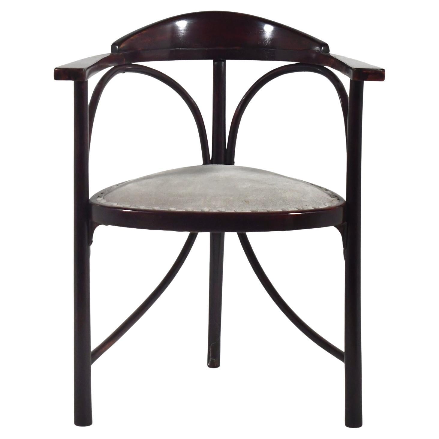 Fauteuil à trois pieds Thonet modèle 81