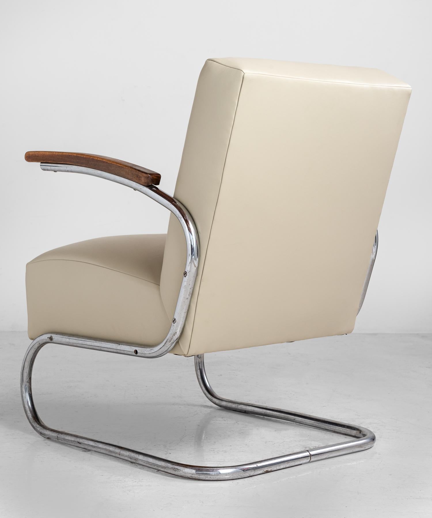Thonet Modern Leather Armchair, Germany, circa 1930 In Excellent Condition In Culver City, CA