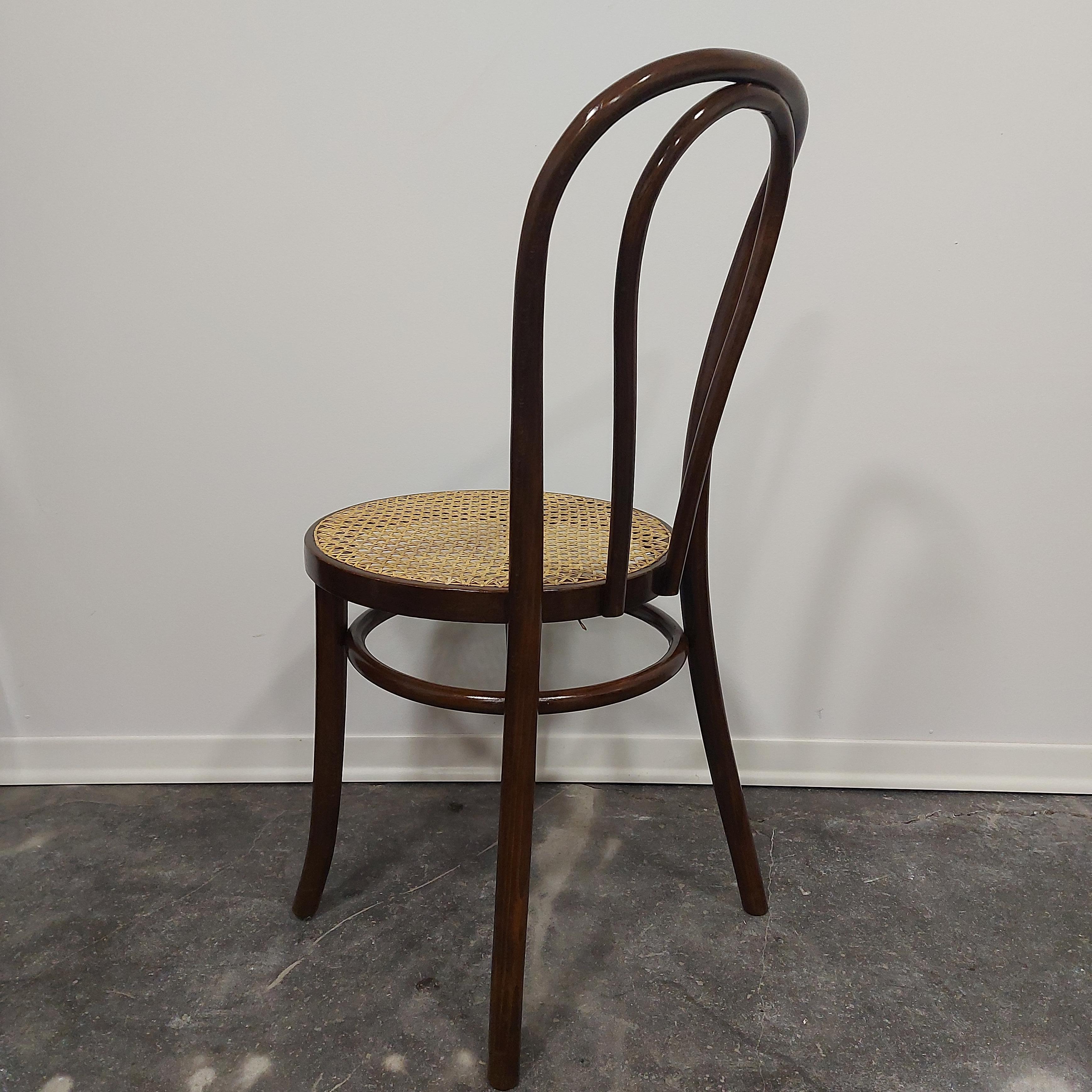 Thonet N.18 Beech and Vienna Straw Chair 1960s For Sale 3