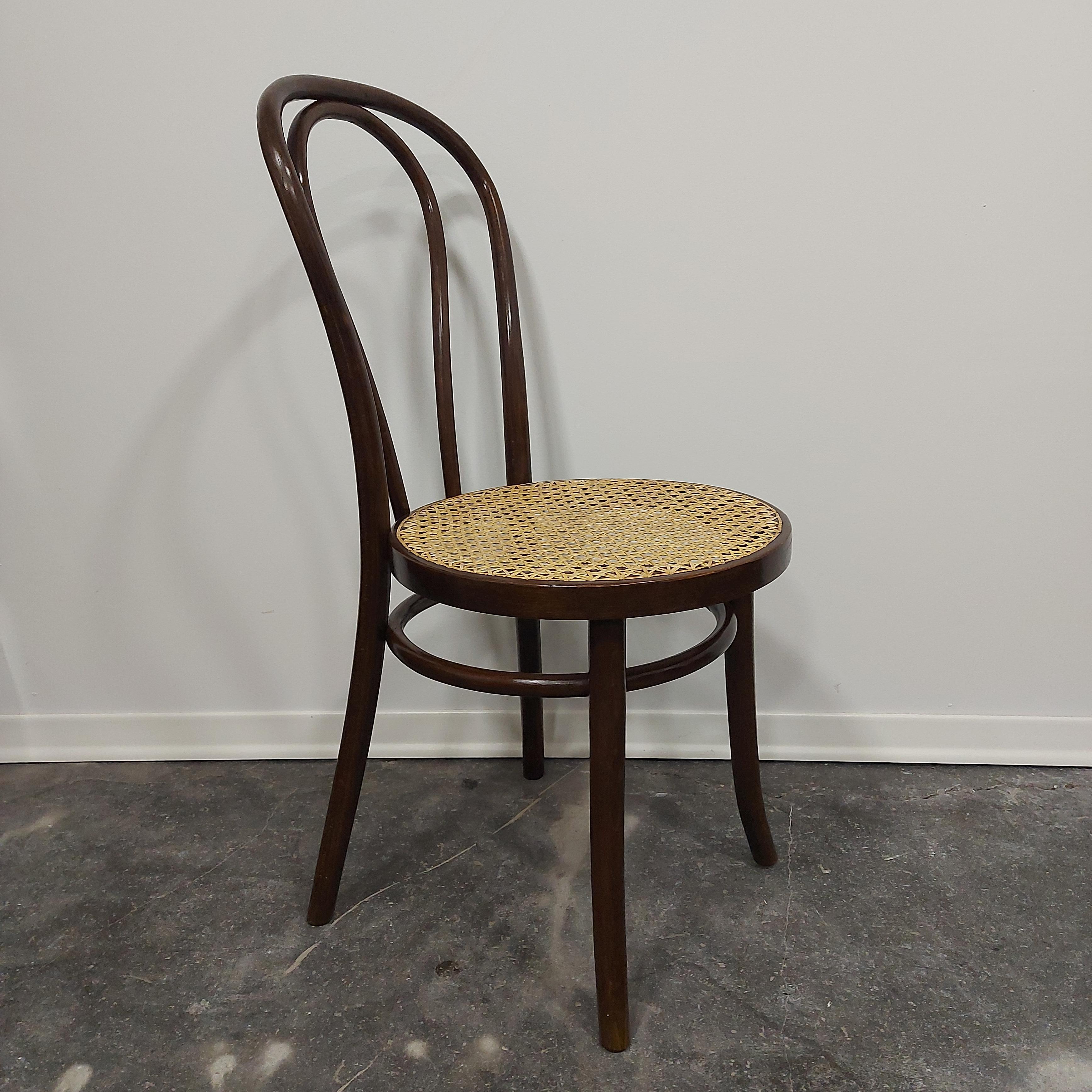Thonet N.18 Beech and Vienna Straw Chair 1960s For Sale 5