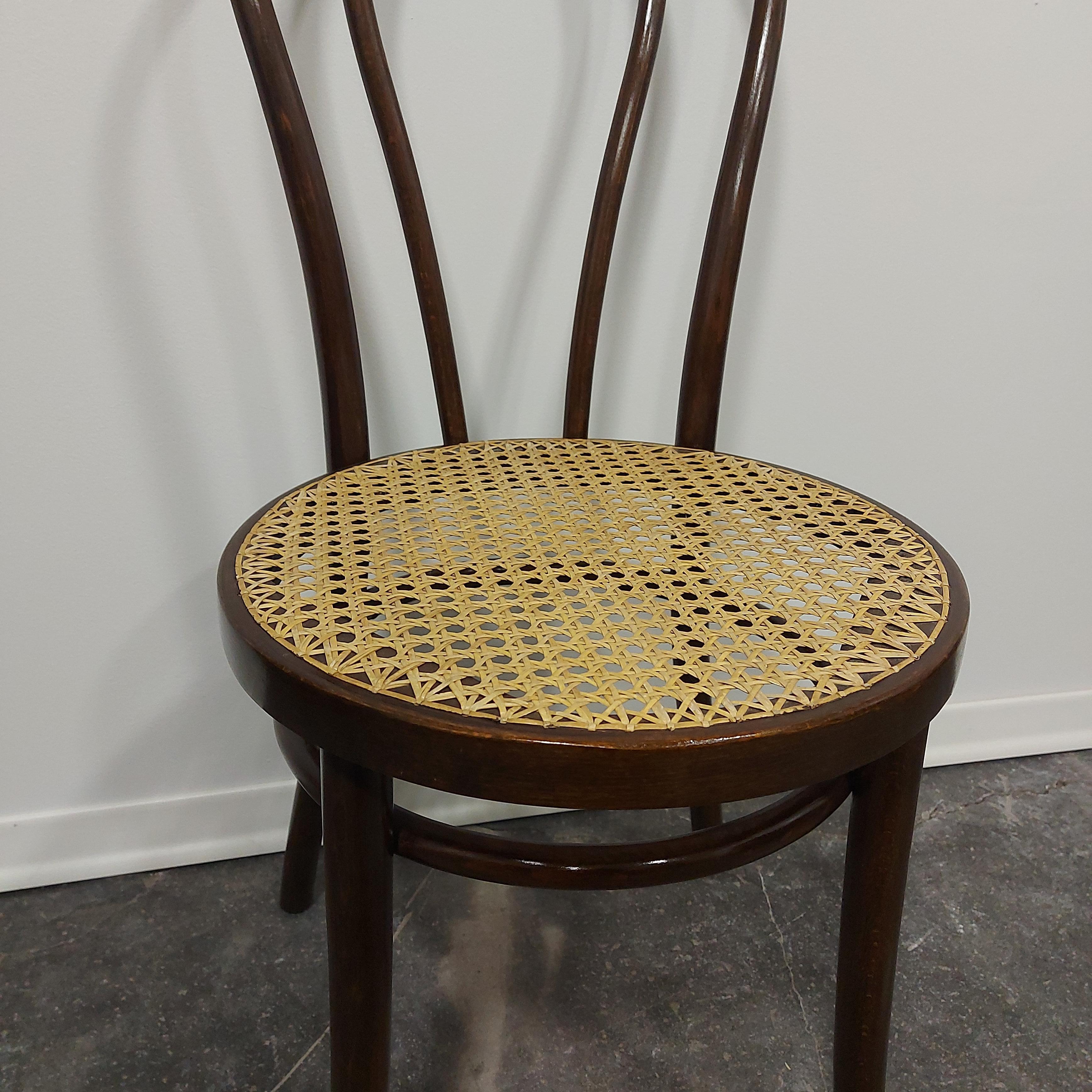 Thonet N.18 Beech and Vienna Straw Chair 1960s For Sale 6
