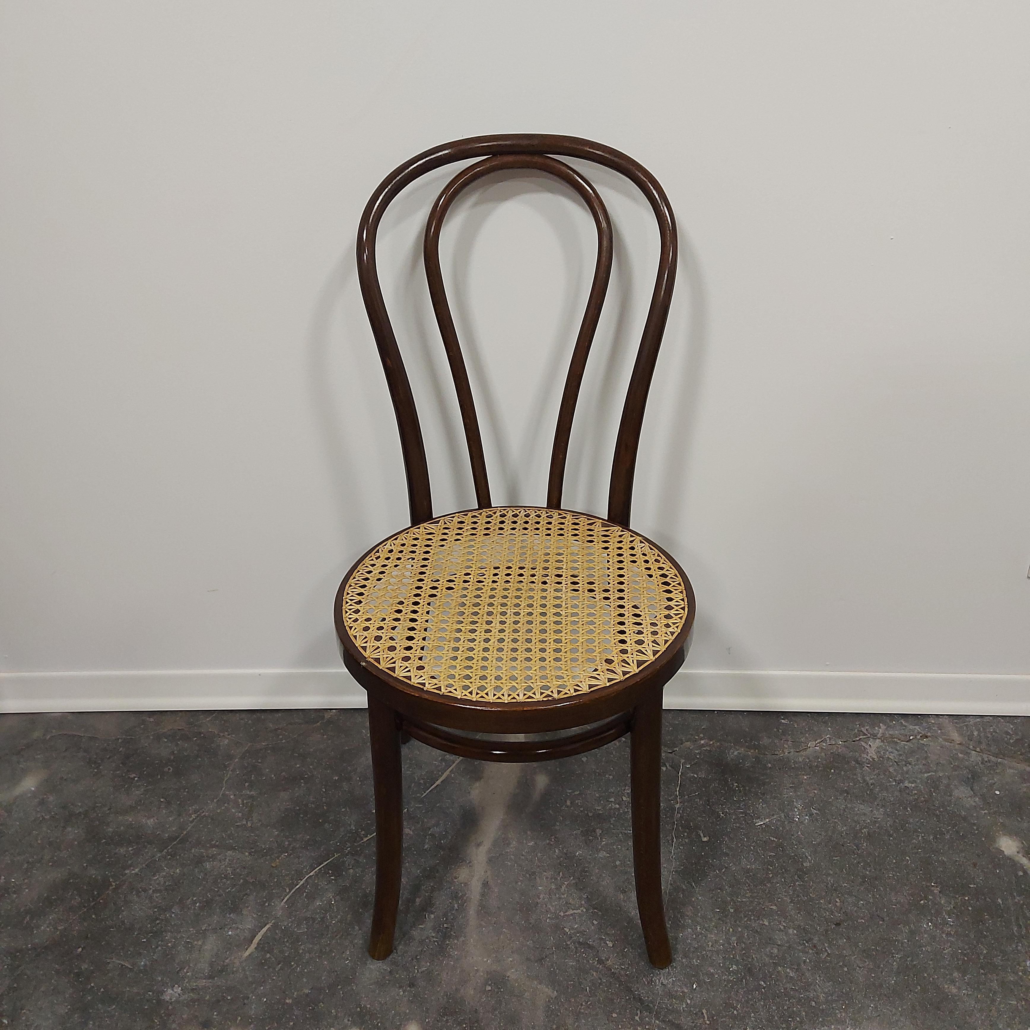 Thonet N.18 Beech and Vienna Straw Chair 1960s For Sale 11