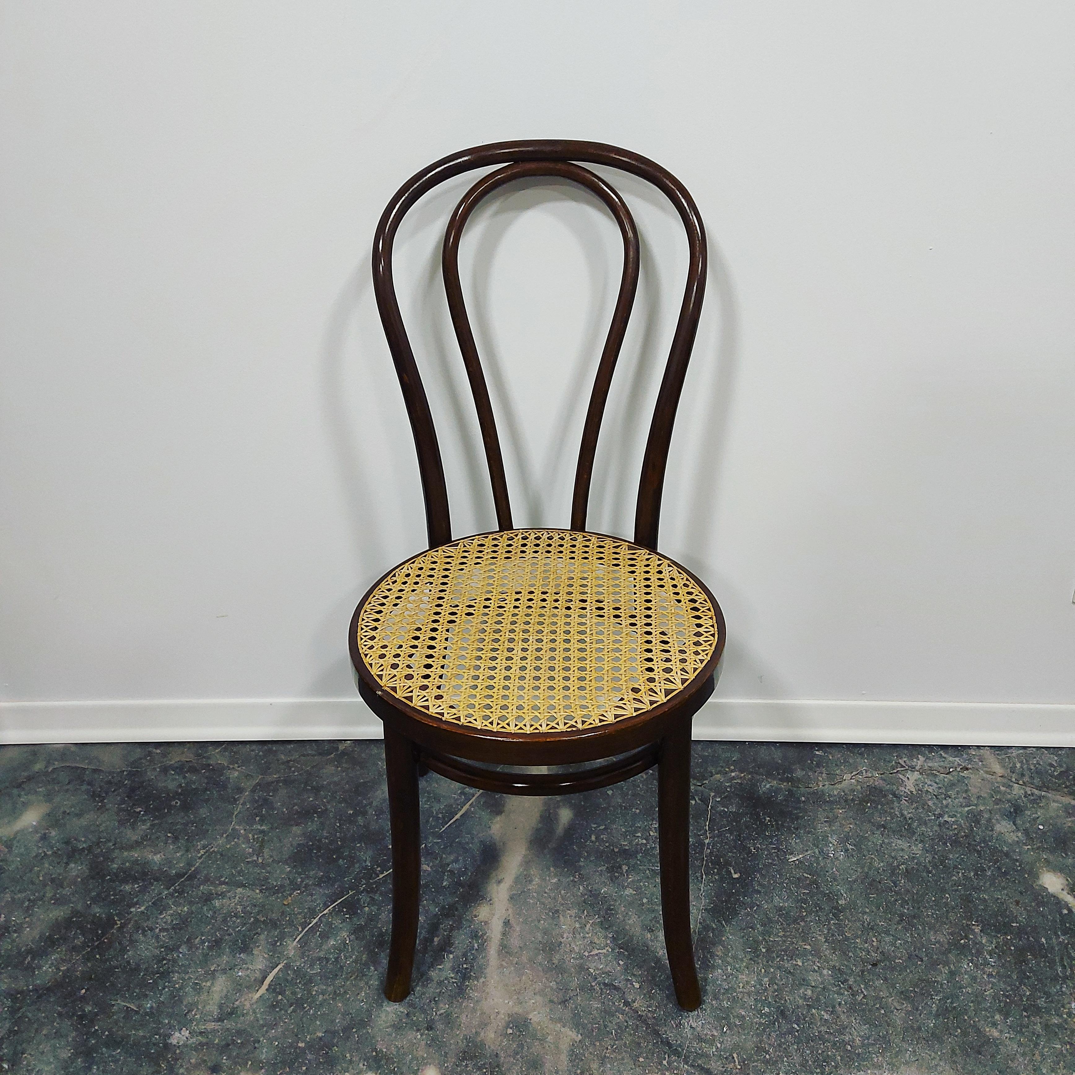 Mid-Century Modern Thonet N.18 Beech and Vienna Straw Chair 1960s For Sale