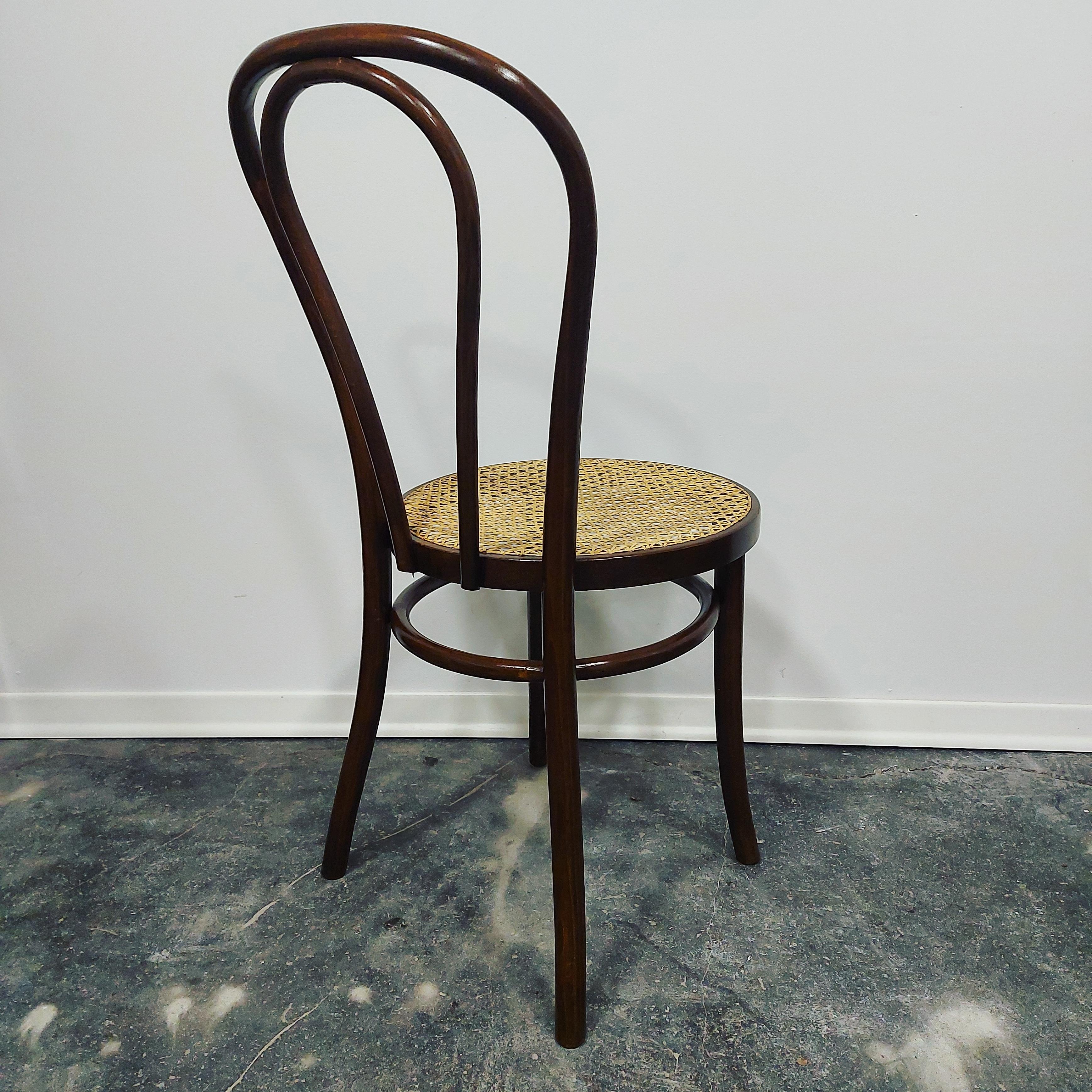 Slovenian Thonet N.18 Beech and Vienna Straw Chair 1960s For Sale
