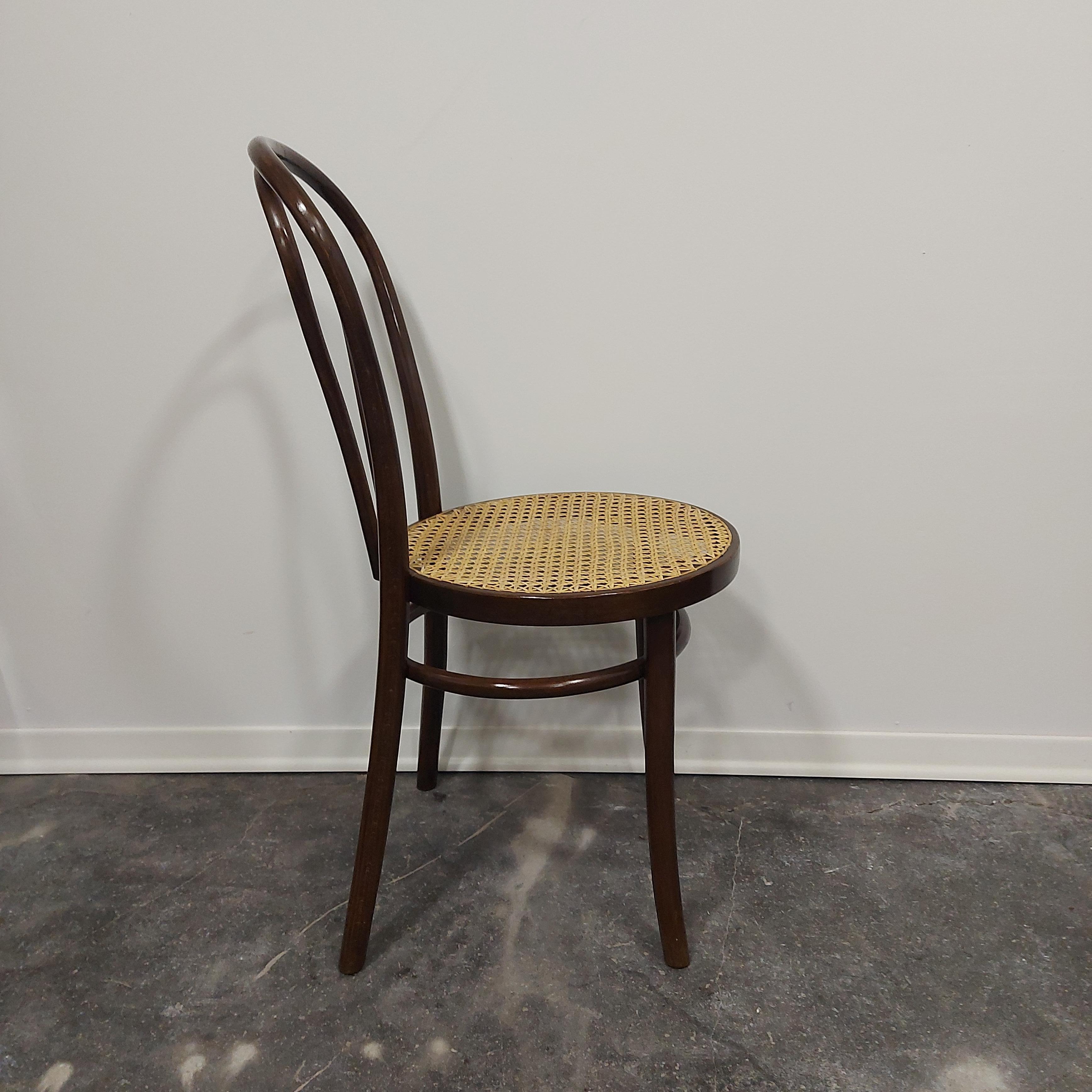 Mid-20th Century Thonet N.18 Beech and Vienna Straw Chair 1960s For Sale