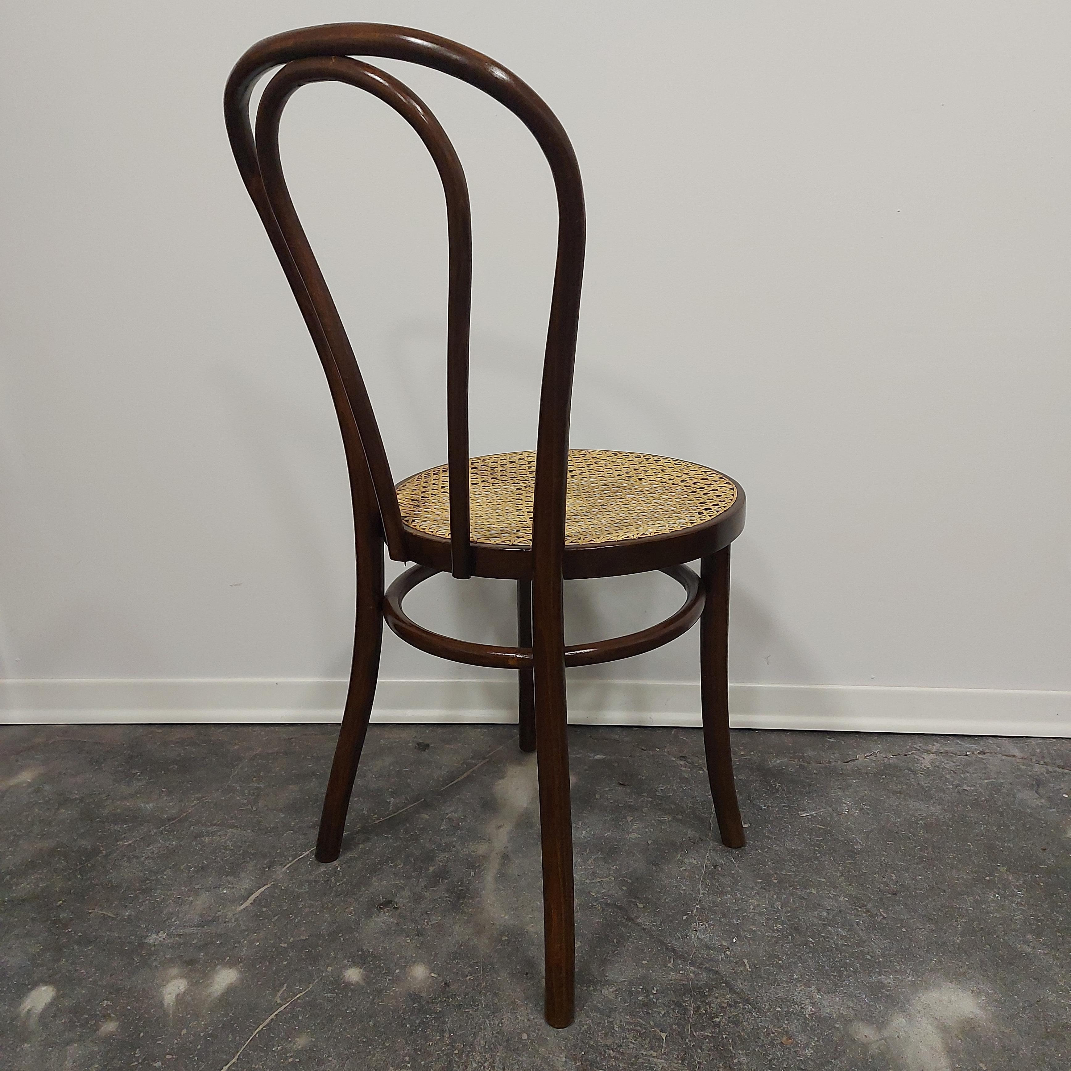Thonet N.18 Beech and Vienna Straw Chair 1960s For Sale 2