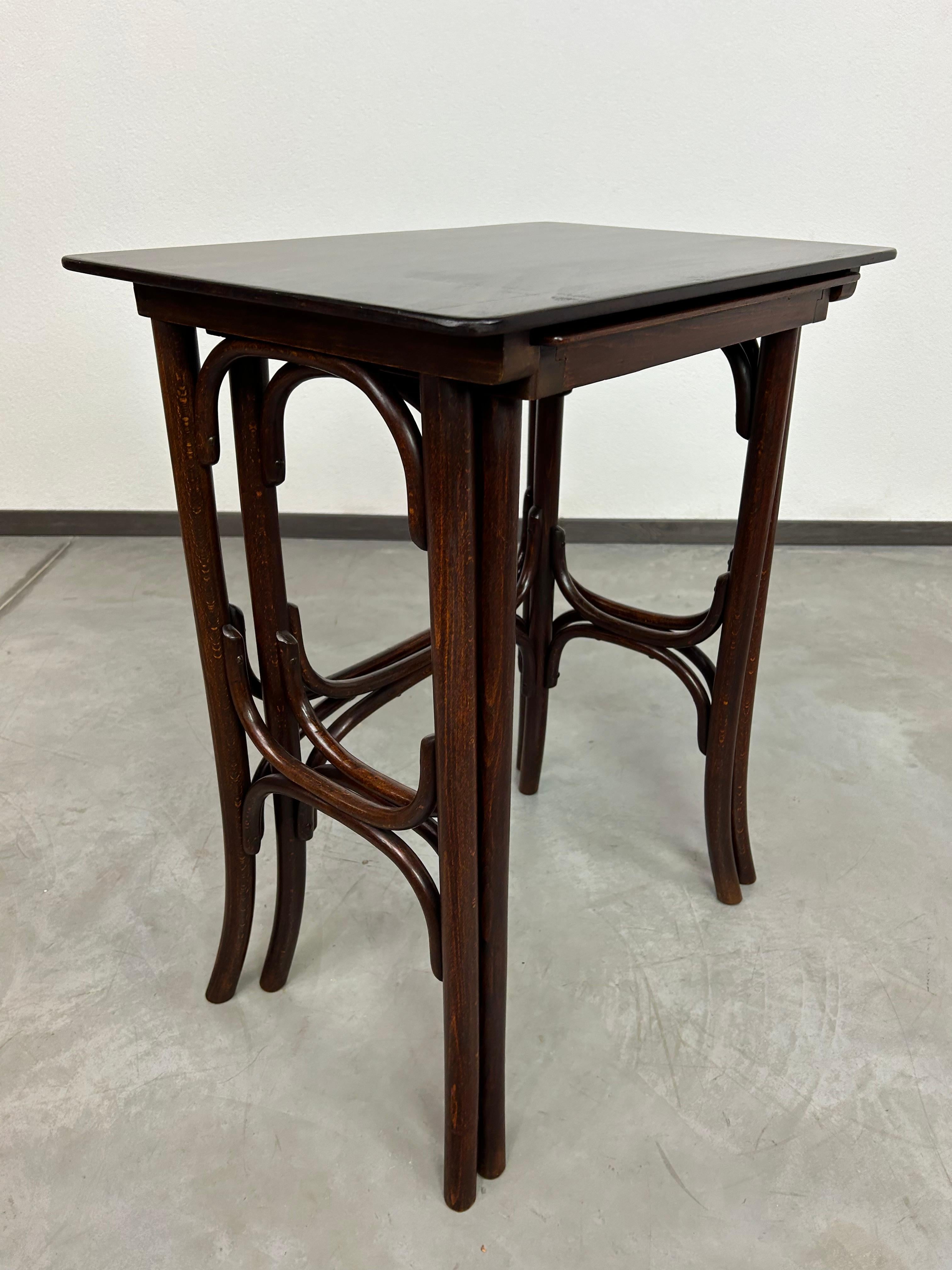 Slovak Thonet nesting tables For Sale