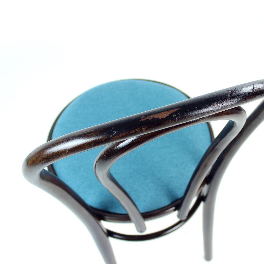 Thonet No. 16 Bistro Chair Model by Ton, Czechoslovakia 1960s For Sale 3