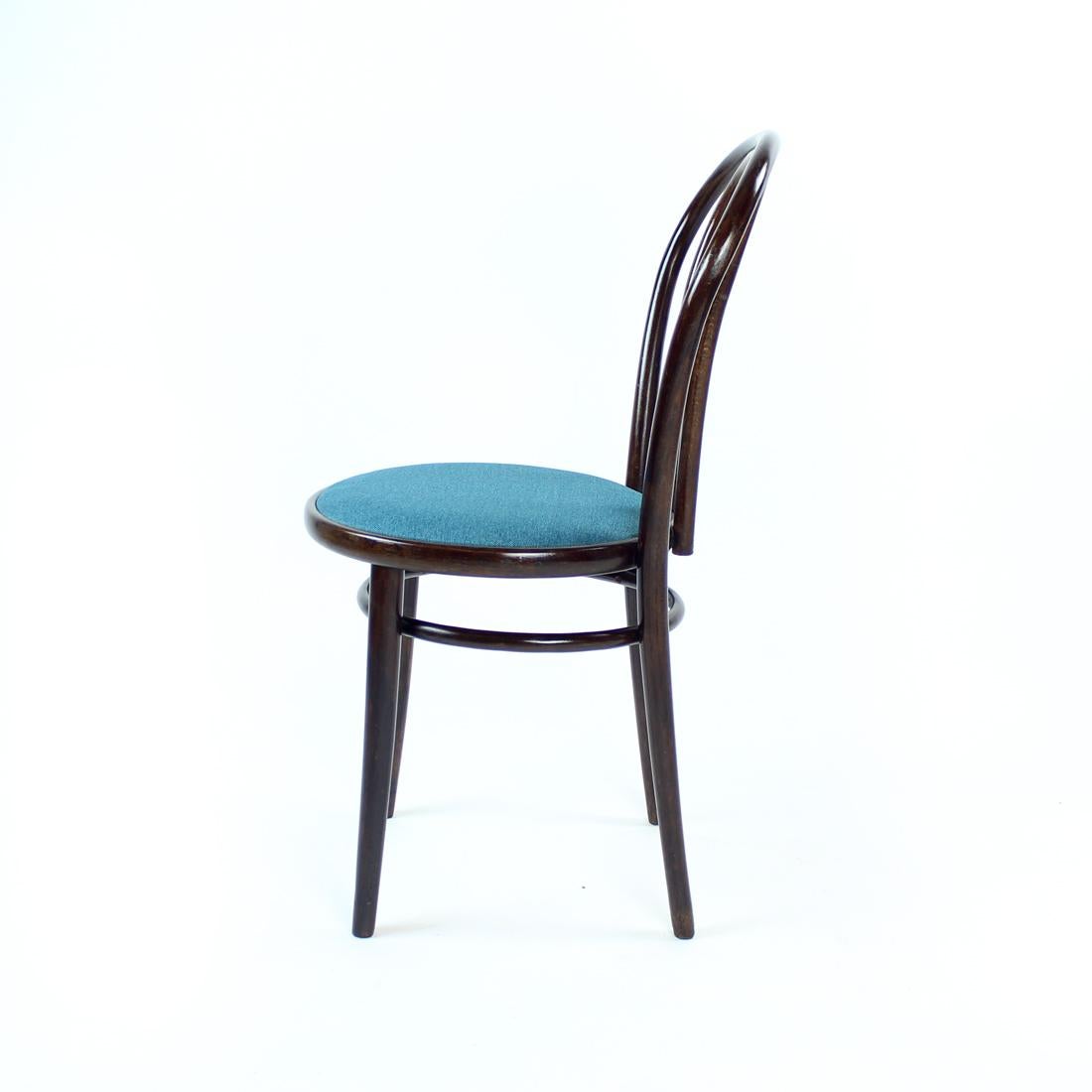 Thonet No. 16 Bistro Chair Model by Ton, Czechoslovakia 1960s For Sale 10