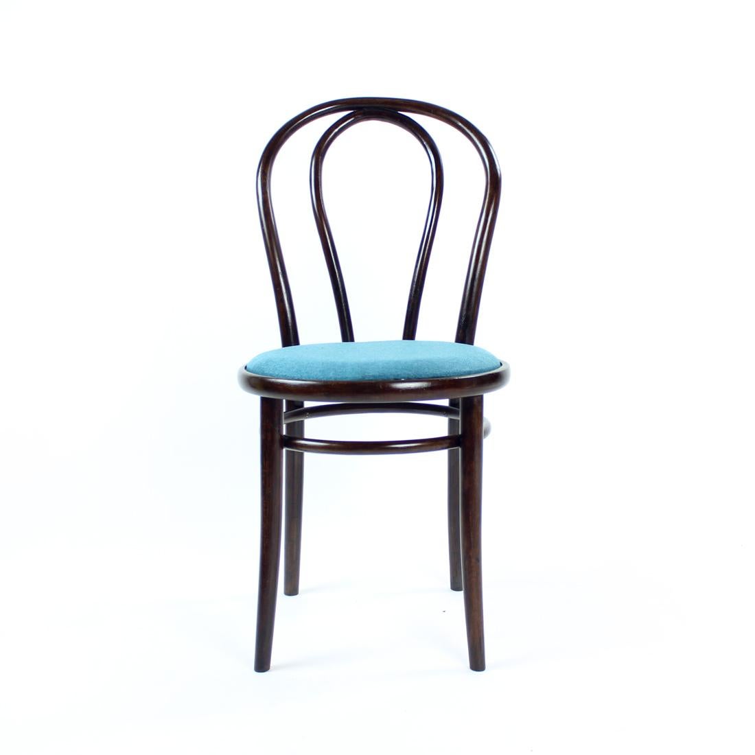 Thonet No. 16 Bistro Chair Model by Ton, Czechoslovakia 1960s In Excellent Condition For Sale In Zohor, SK