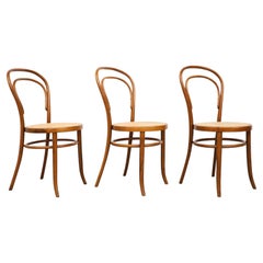 Thonet Nr. 14 Cafe-Stühle aus Bugholz und Rohrgeflecht