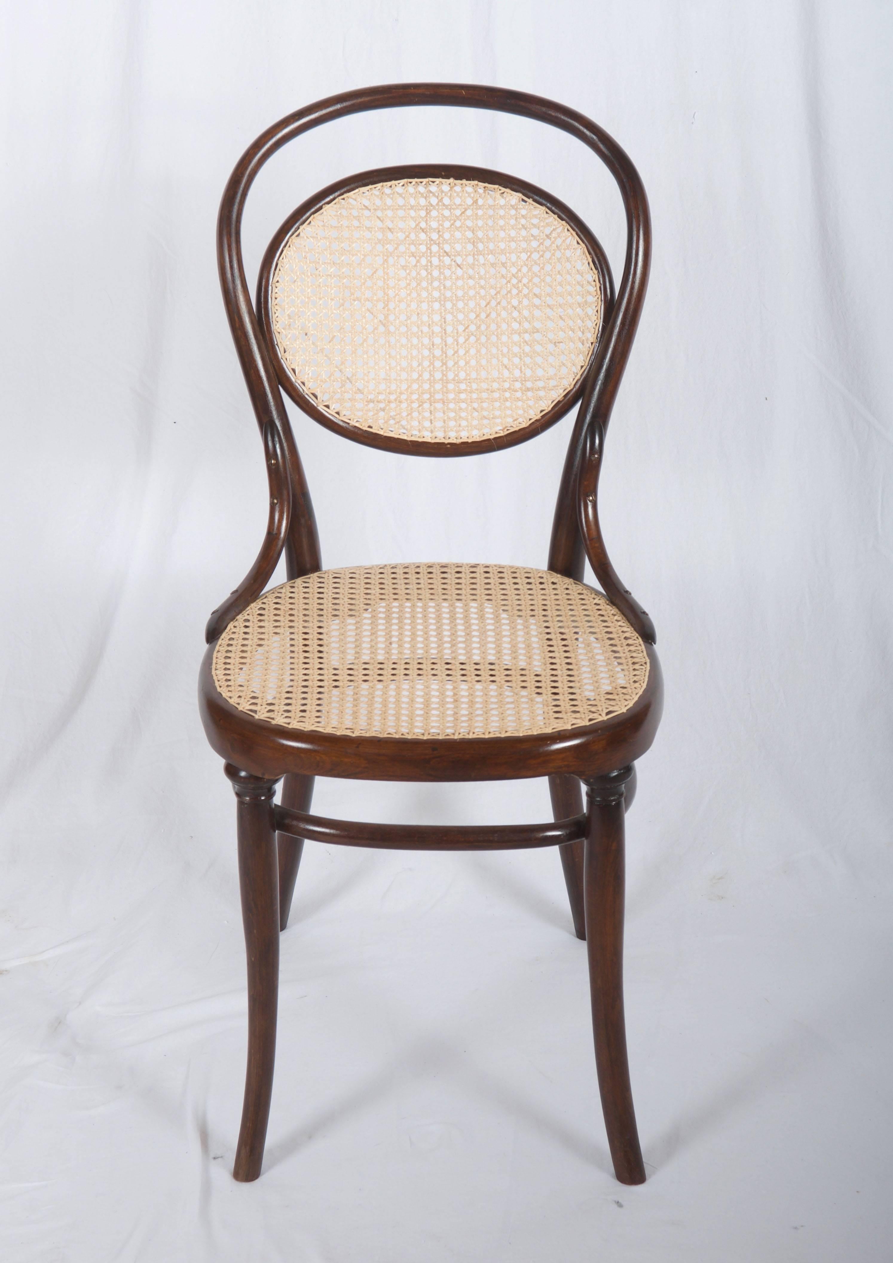 Late 19th Century Thonet Nr. 11 Chair For Sale