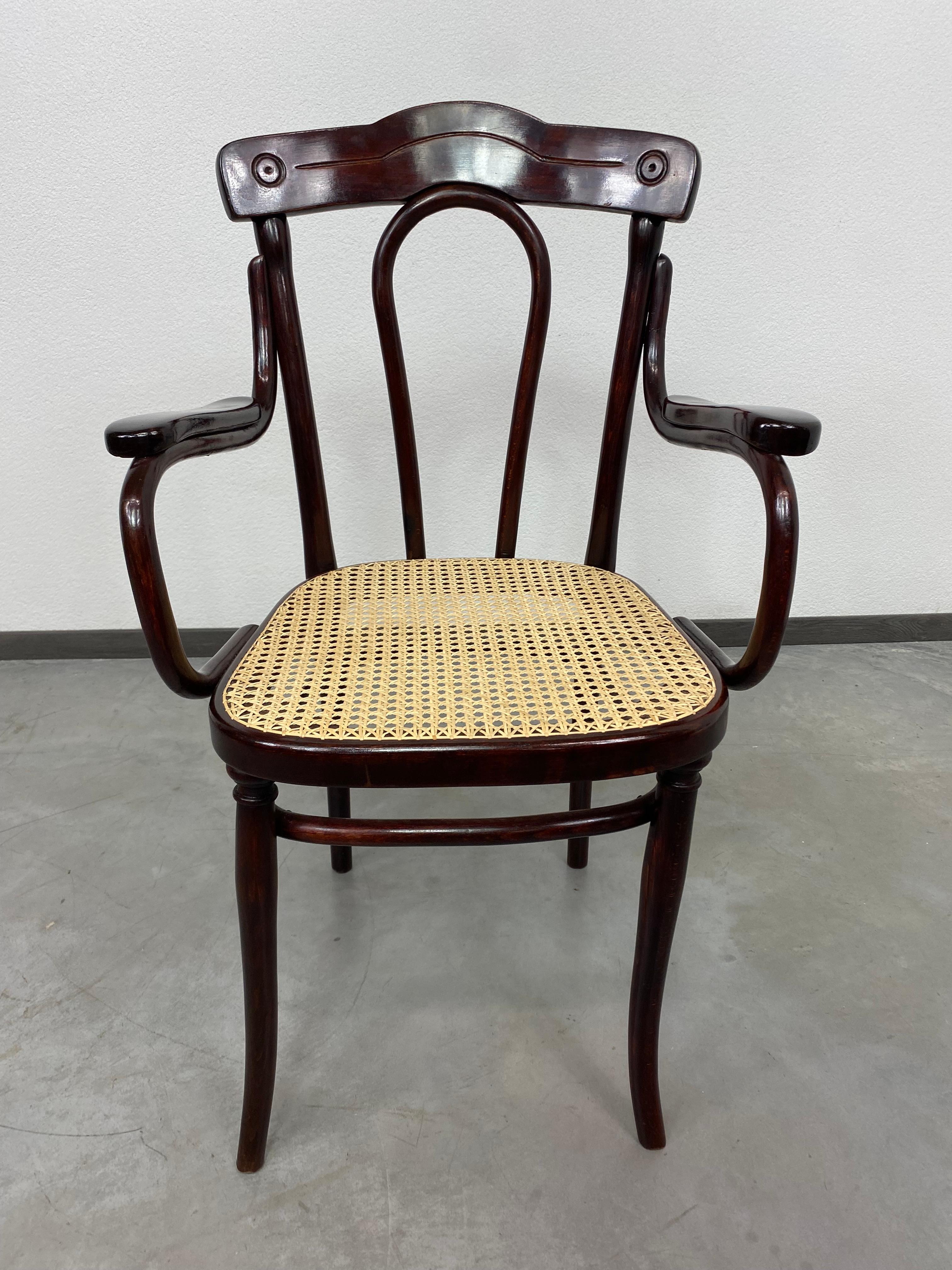Autrichien Chaise de bureau Thonet avec assise en rotin en vente