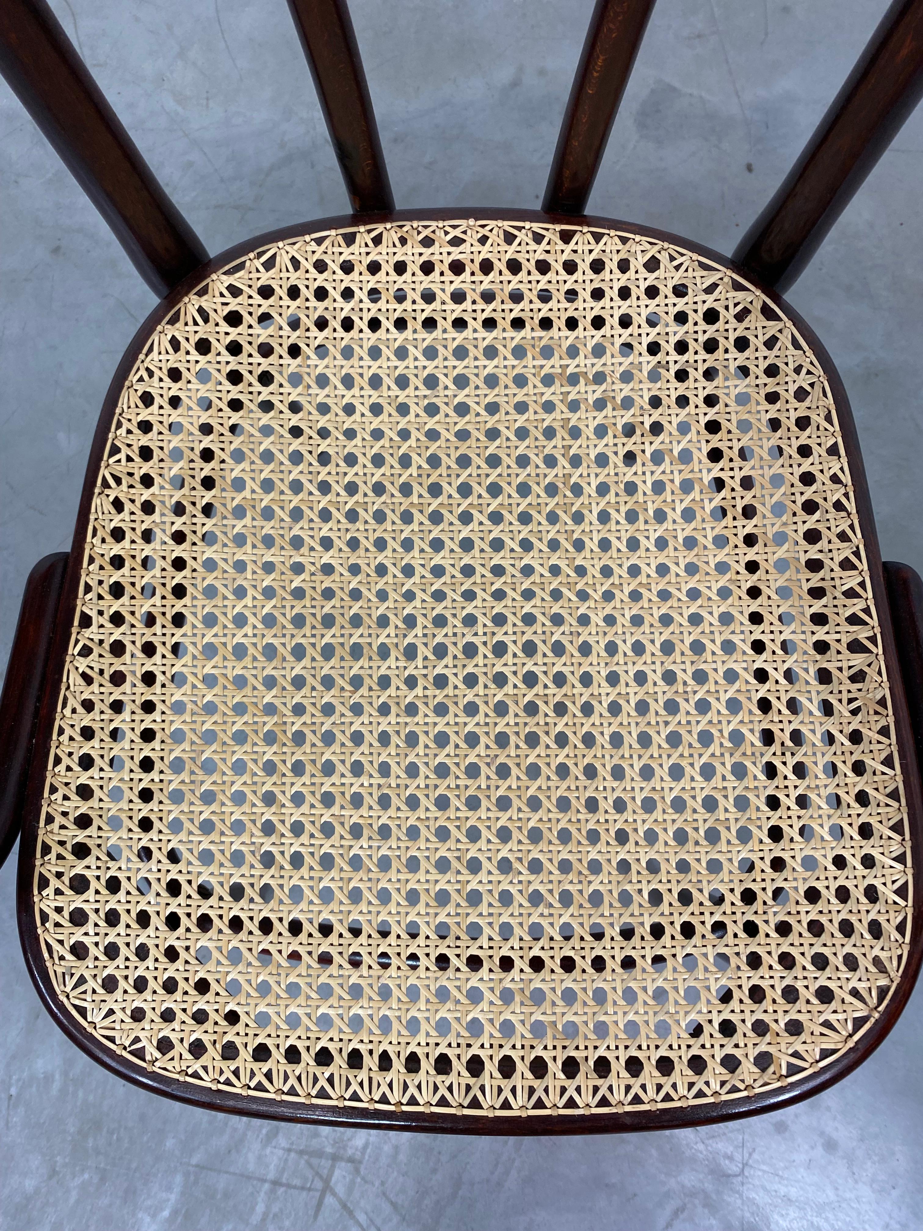 Début du 20ème siècle Chaise de bureau Thonet avec assise en rotin en vente