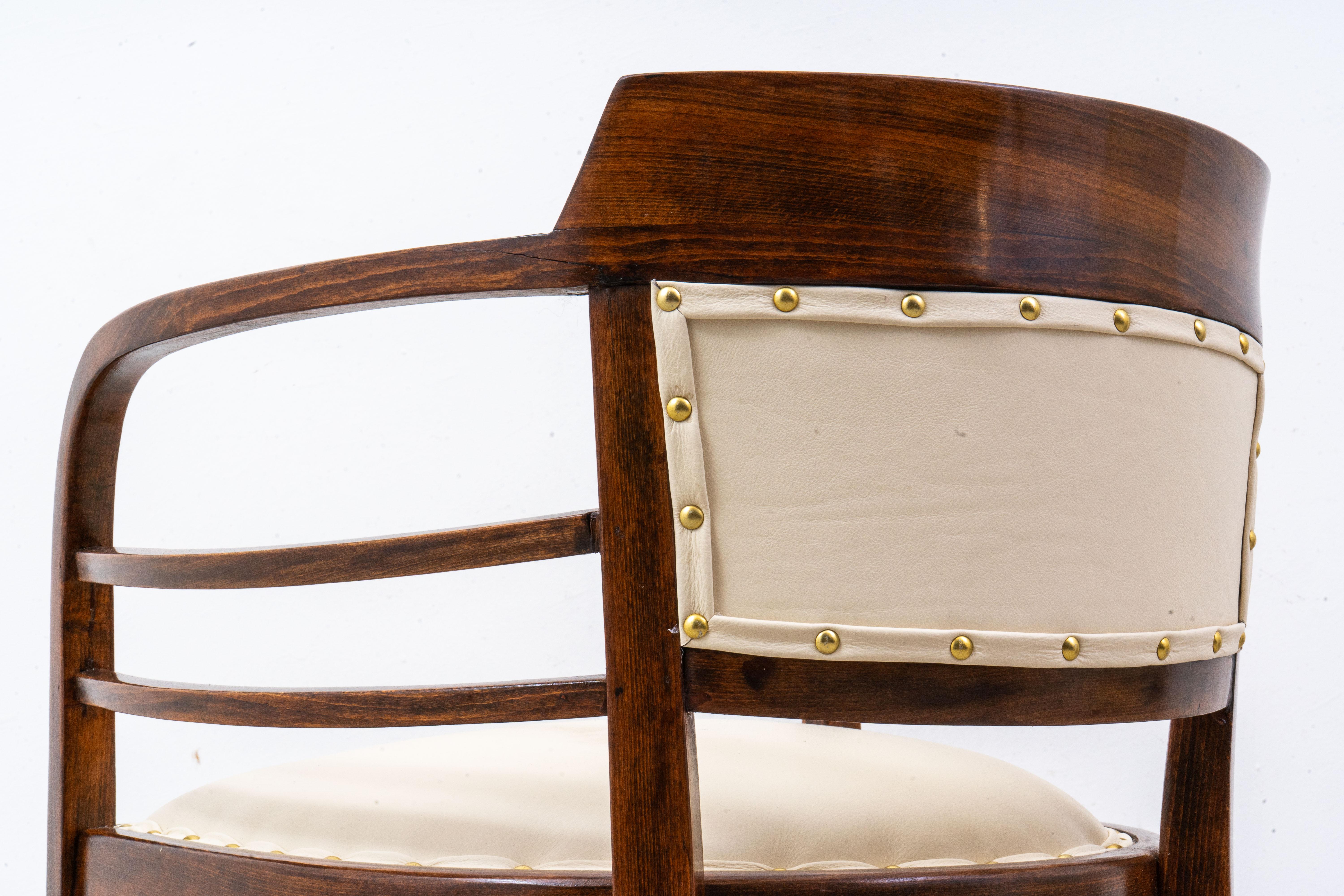 Thonet - Otto Wagner - Fauteuil (2) - No. 6514 - Hêtre, cuir en vente 9