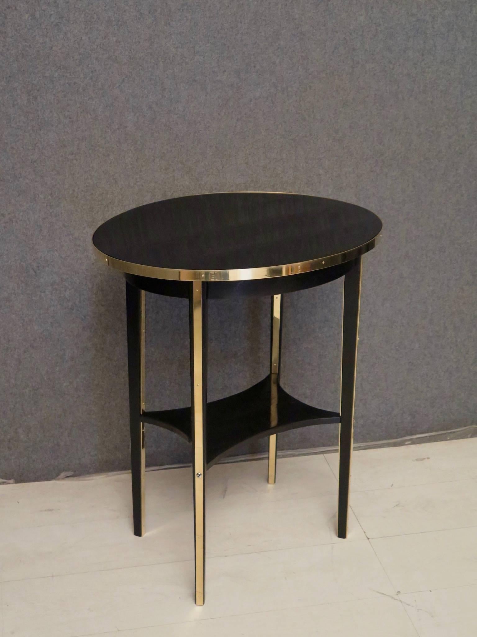 Early 20th Century Thonet Oval Black Shellac and Brass Austrian Art Nouveau Side Table, 1910