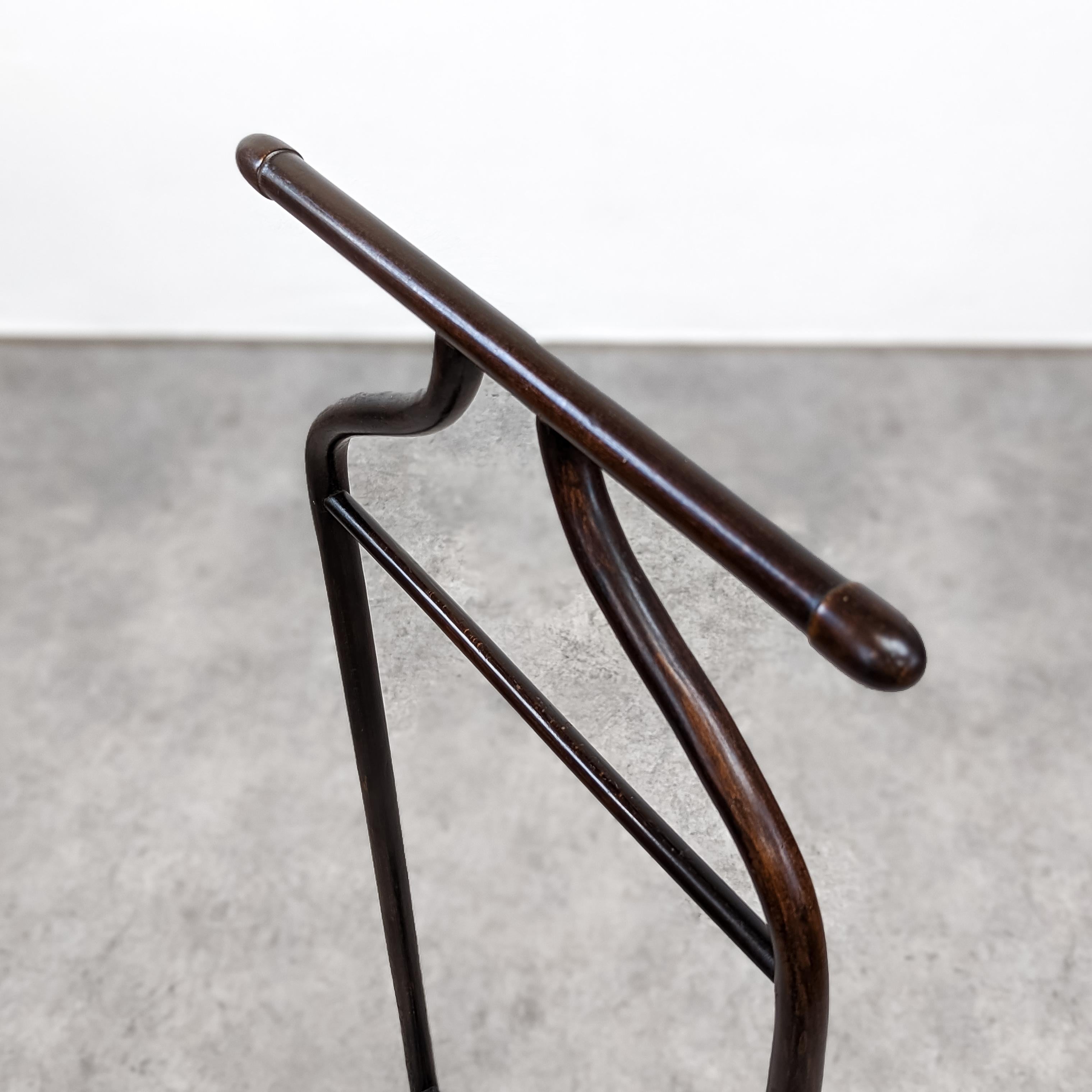 Mid-20th Century Thonet P133 Bentwood Vallet 1930's For Sale