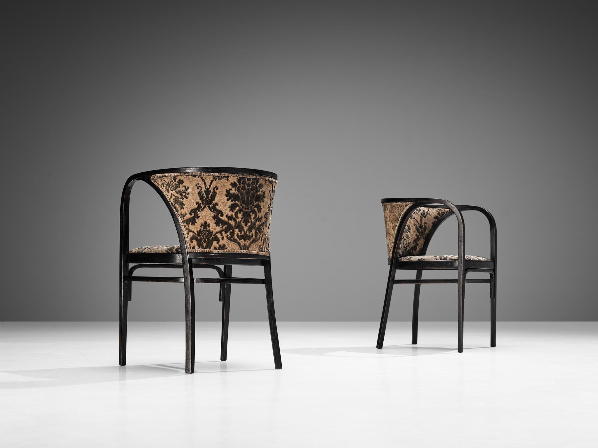Paire de fauteuils Thonet en tapisserie florale en vente 2
