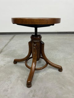 Thonet piano chair no.1