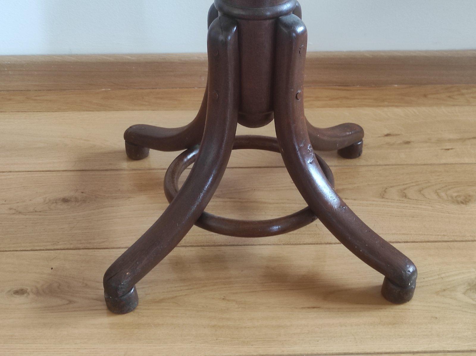 Thonet Klavierhocker 1900er im Zustand „Relativ gut“ im Angebot in Čelinac, BA