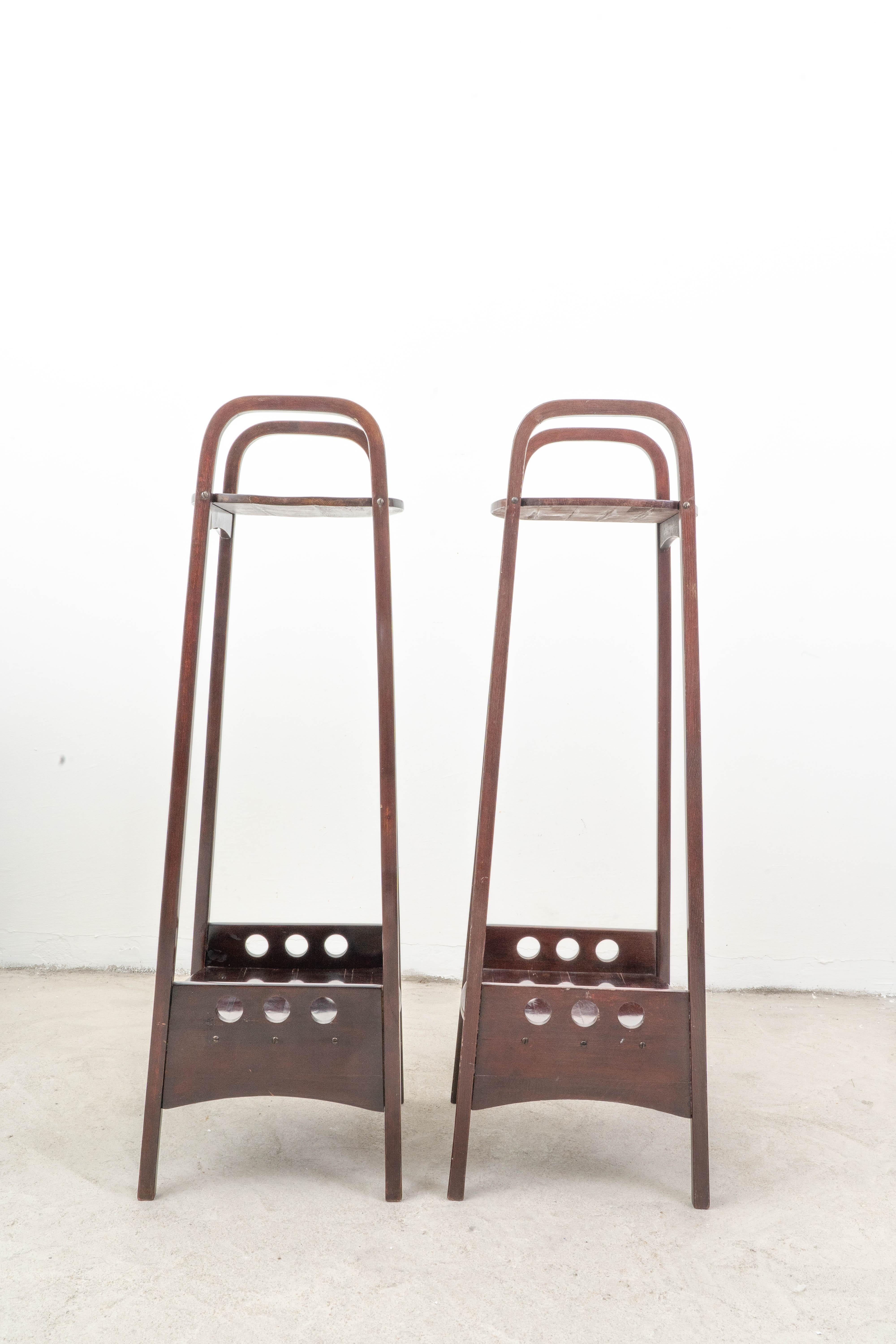 Inizio XX secolo Thonet - Supporto per piante (2) - Beeche in vendita