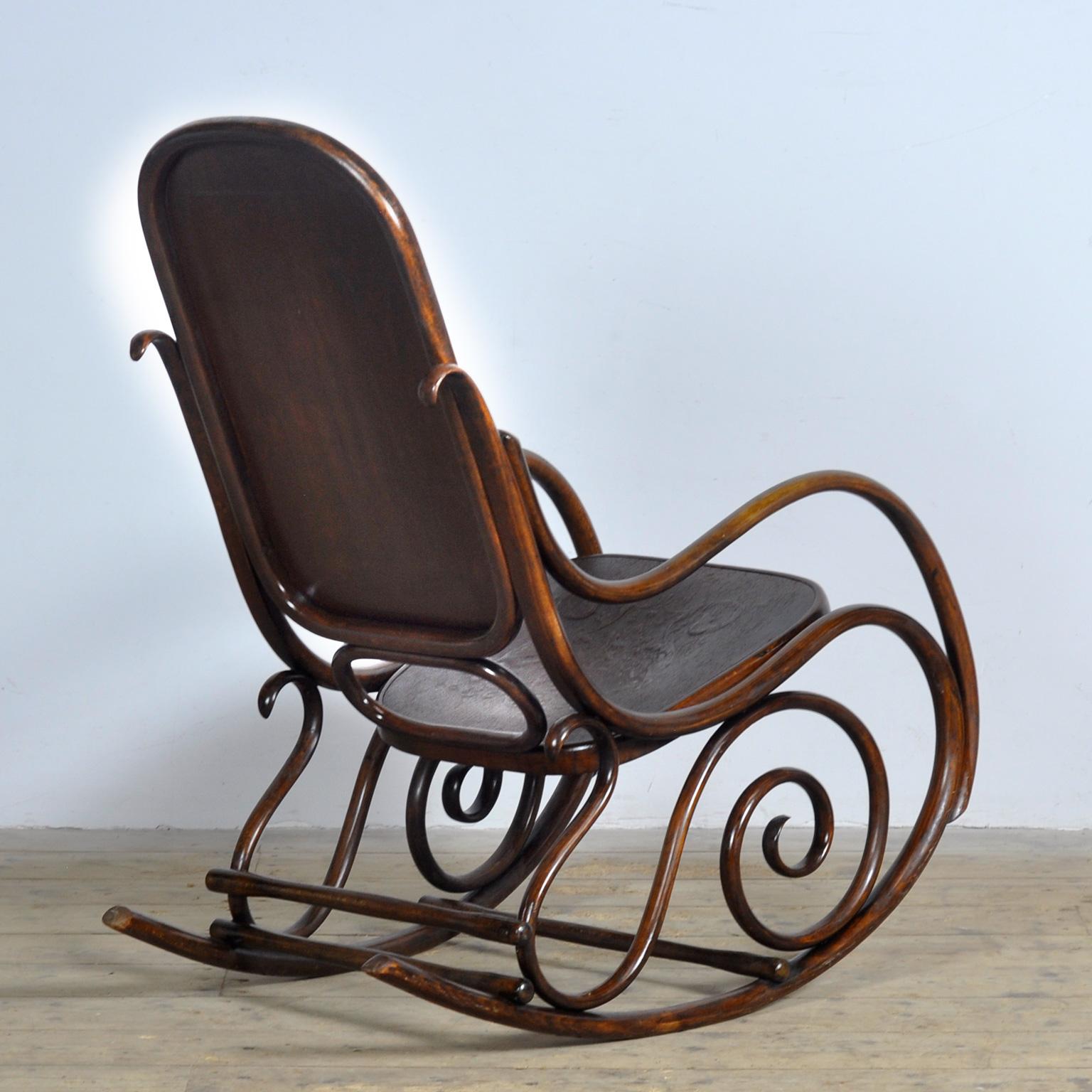 Sedia a dondolo Thonet, 1920 circa in vendita 7