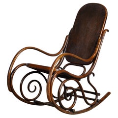 Fauteuil à bascule Thonet, vers 1920