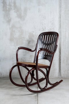 Thonet Rocking Chair, Model Number 71, Vienna, 1910, Signed Thonet Bellow