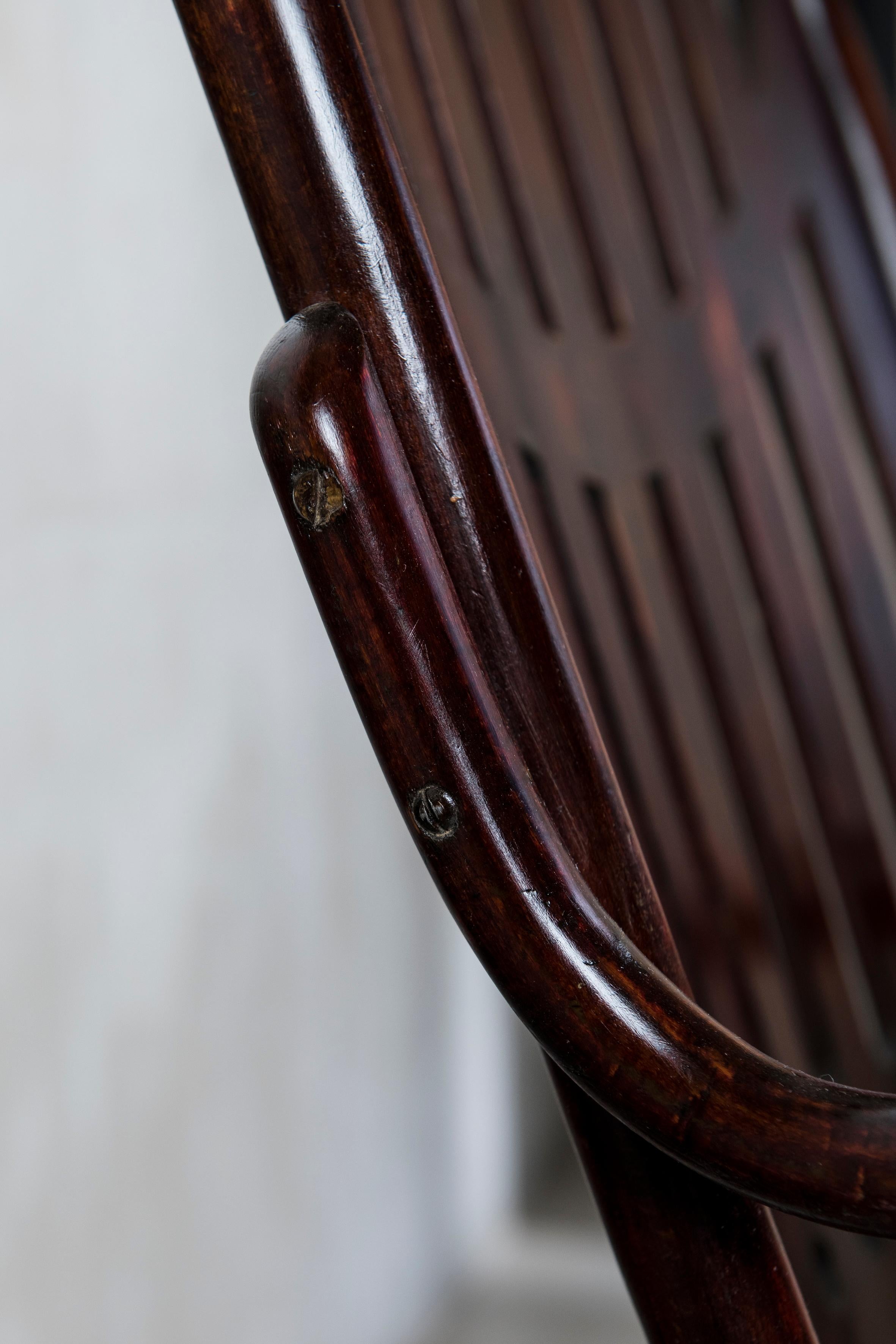 Vienna Secession Thonet Rocking Chair, Model Number 71, Vienna, 1910, Signed Thonet Bellow For Sale