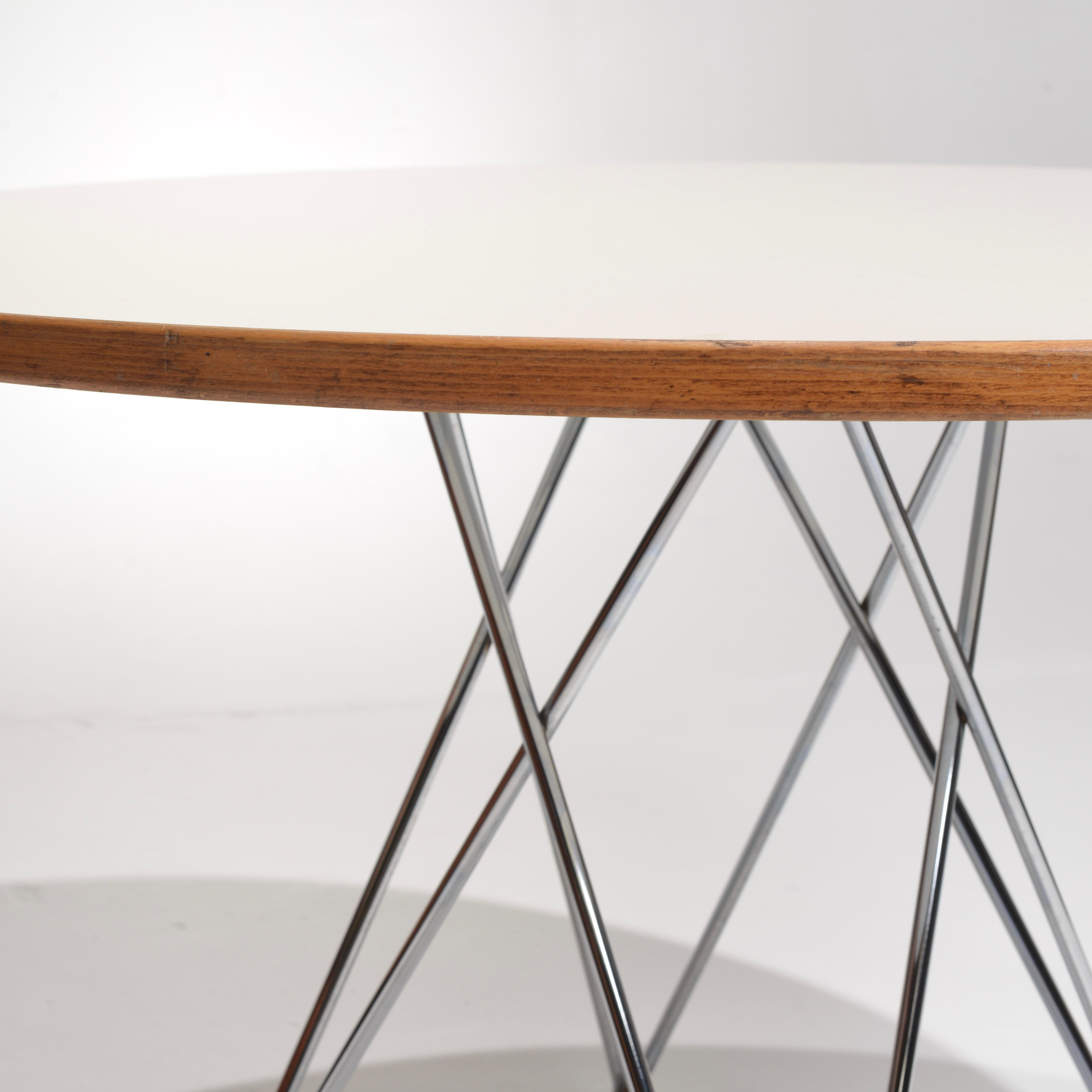 Late 20th Century Thonet Round Dining Table with Eiffel Base