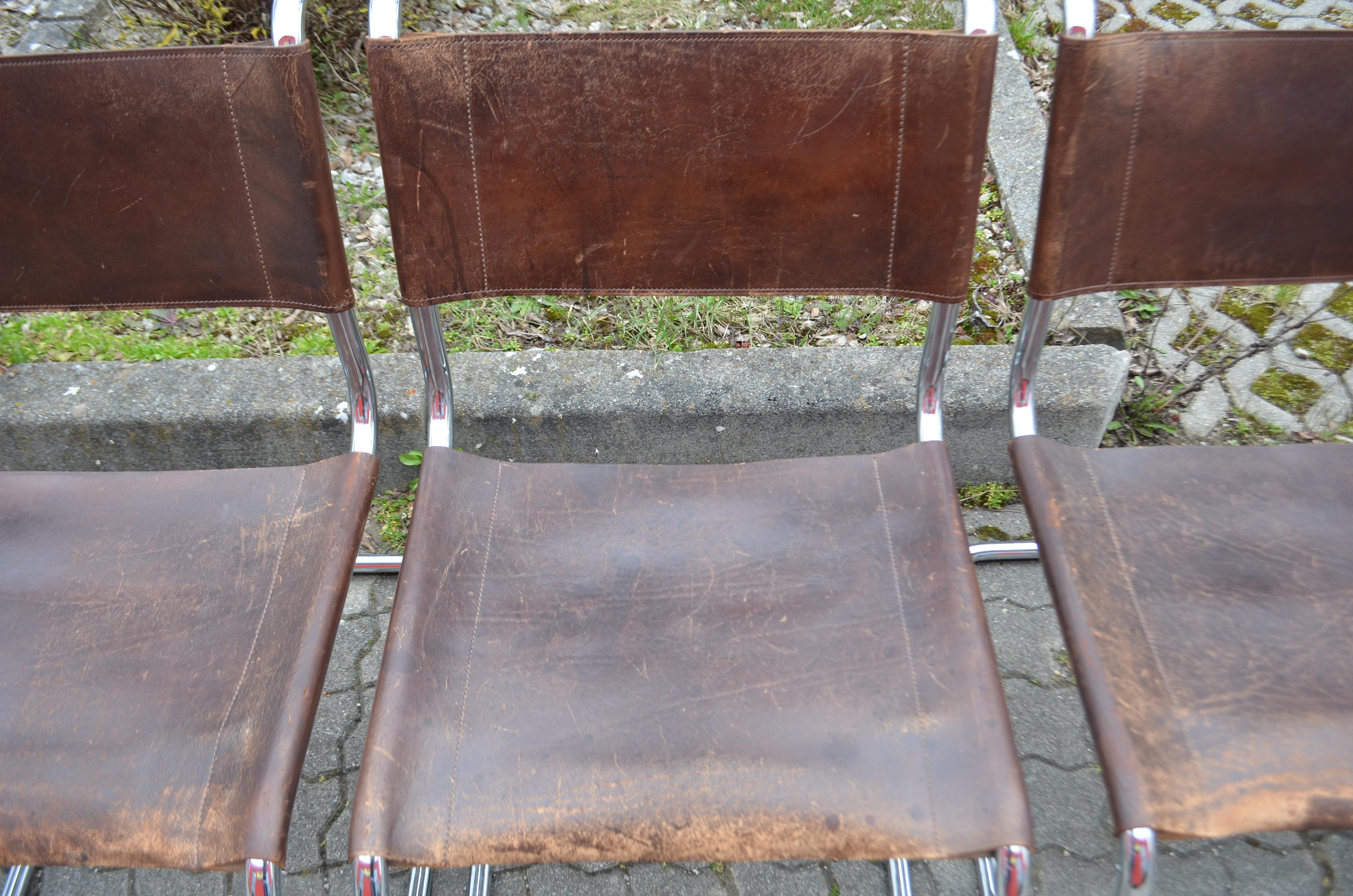 Acier Lot de 10 chaises en cuir marron vintage Mart Stam Cantilever S 33 de Thonet en vente