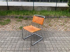 Thonet S 33 Vintage Cognac Silla de cuero vegetal Mart Stam Cantilever 1 de 2